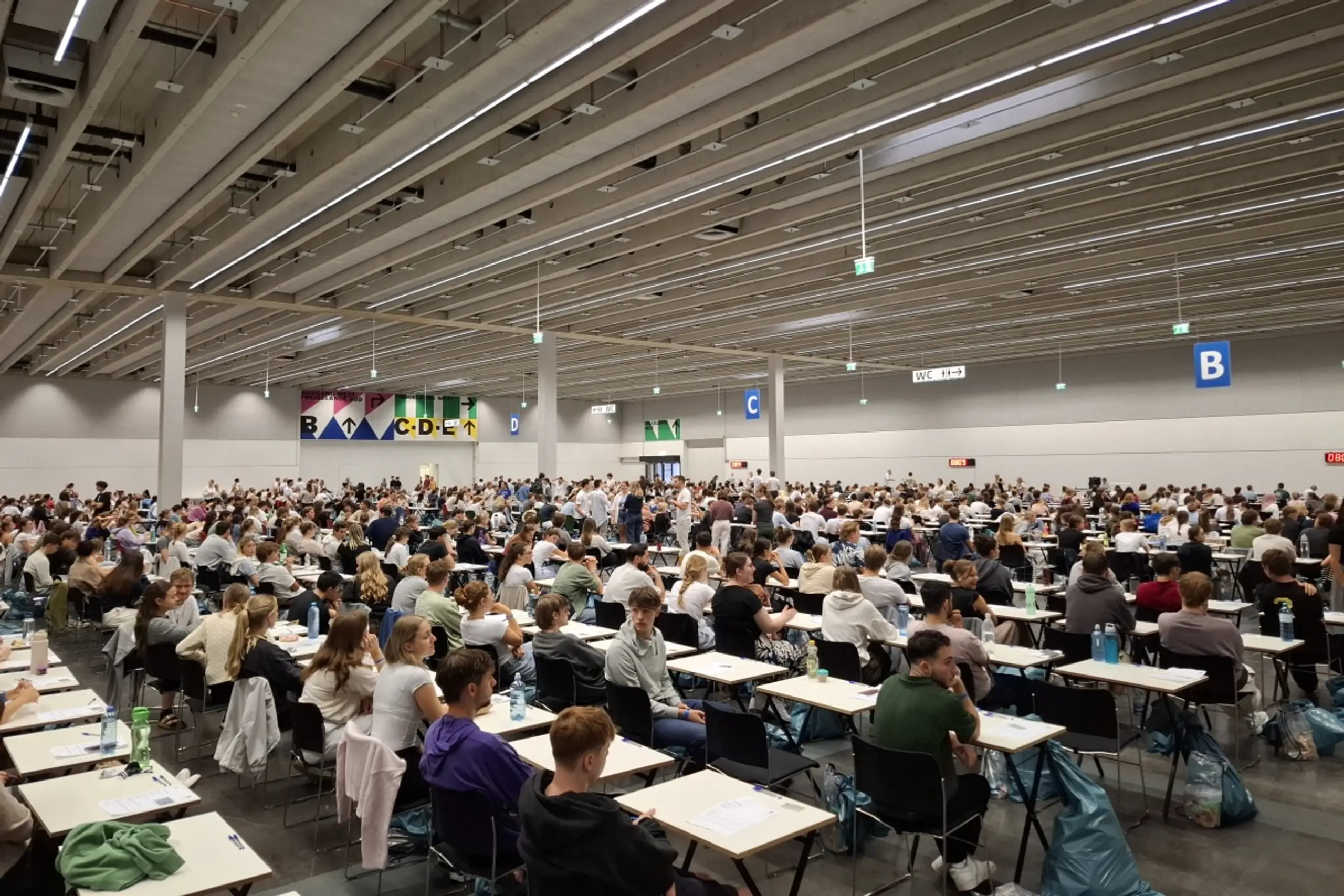 Volle Hallen beim Medizin-Aufnahmetest