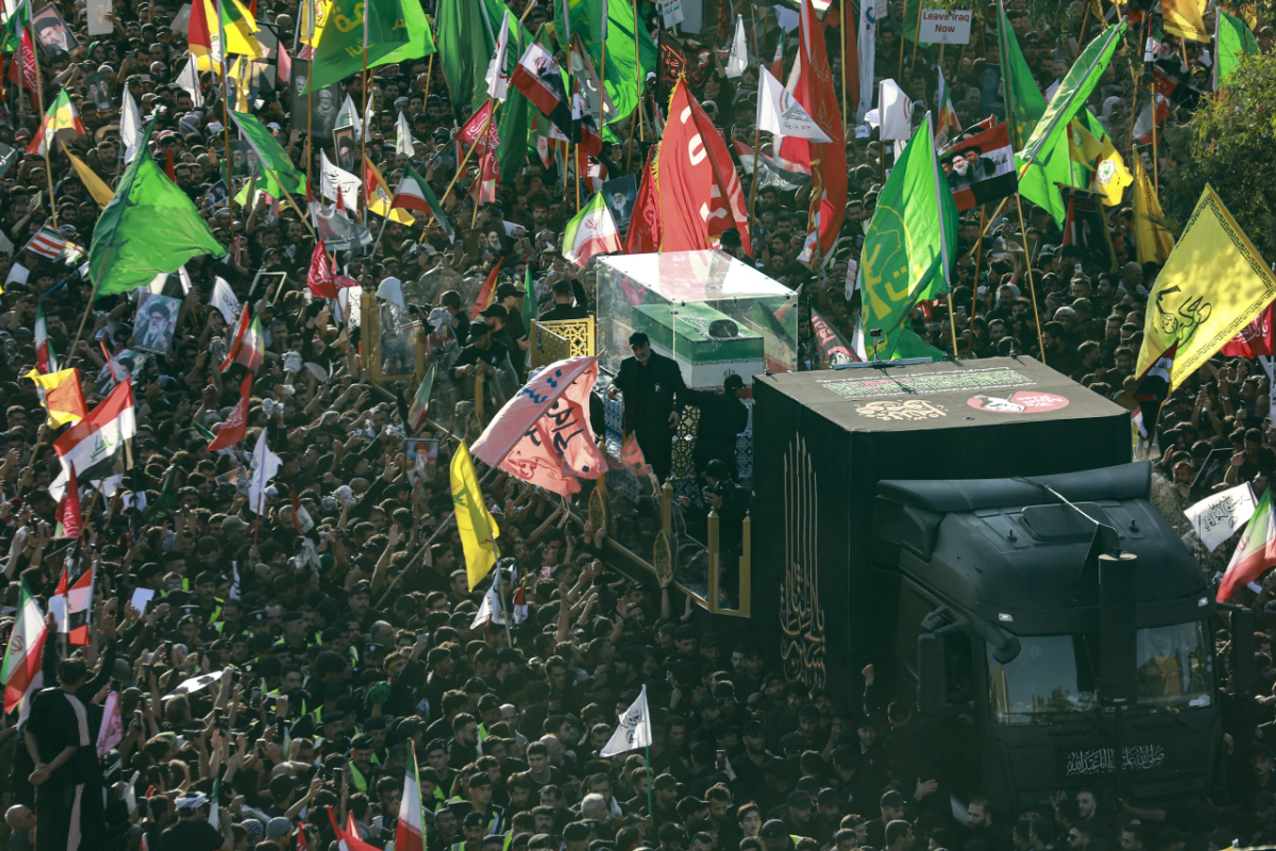 Tausende Menschen erwiesen Ayatollah Khamenei in Najaf letzte Ehre