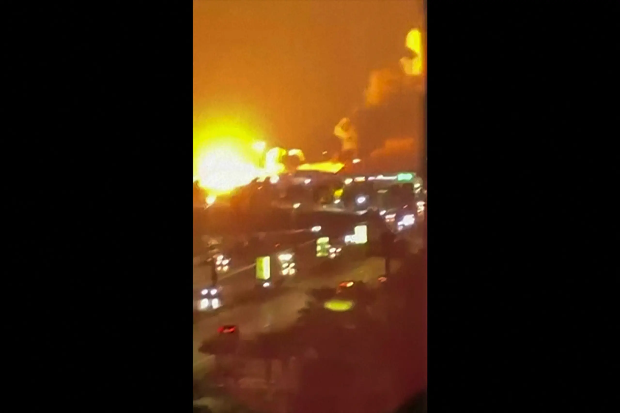 Dieses Archivbild zeigt Explosionen bei Bandar Abbas von der Vornacht