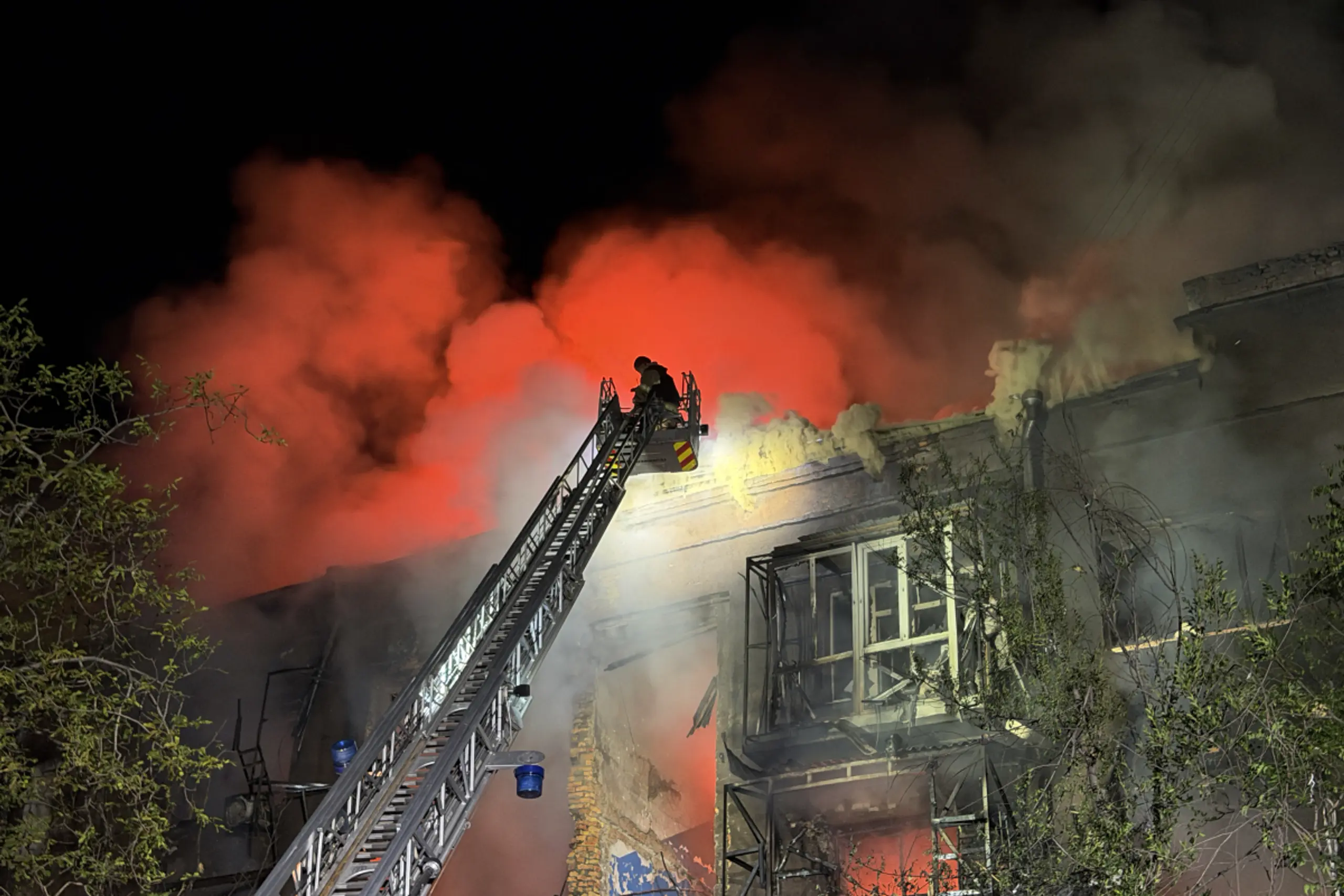 Gegenseitige Angriffe in der Nacht