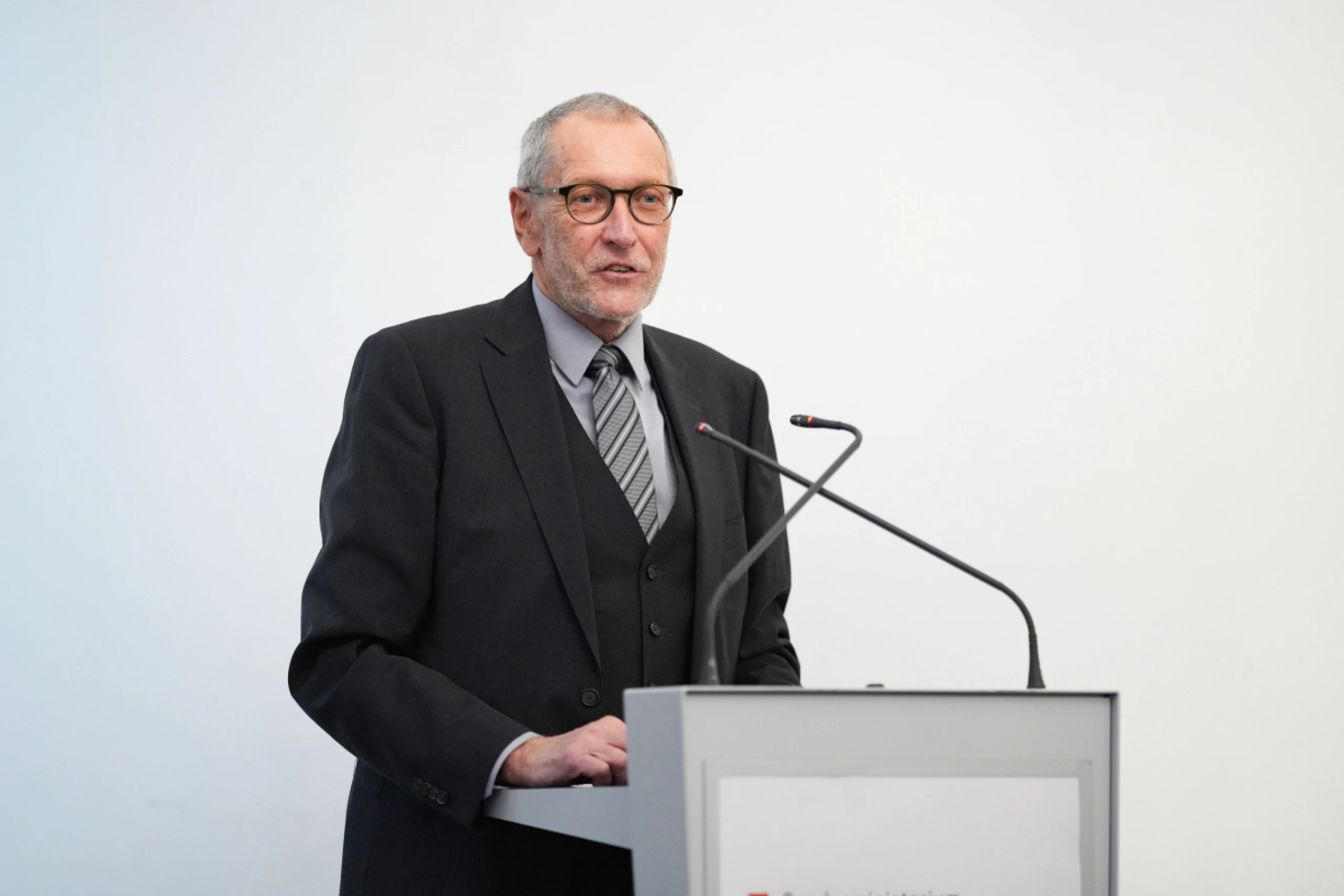 Konrad Paul Liessmann ist Intendant des Philoosphicum Lech