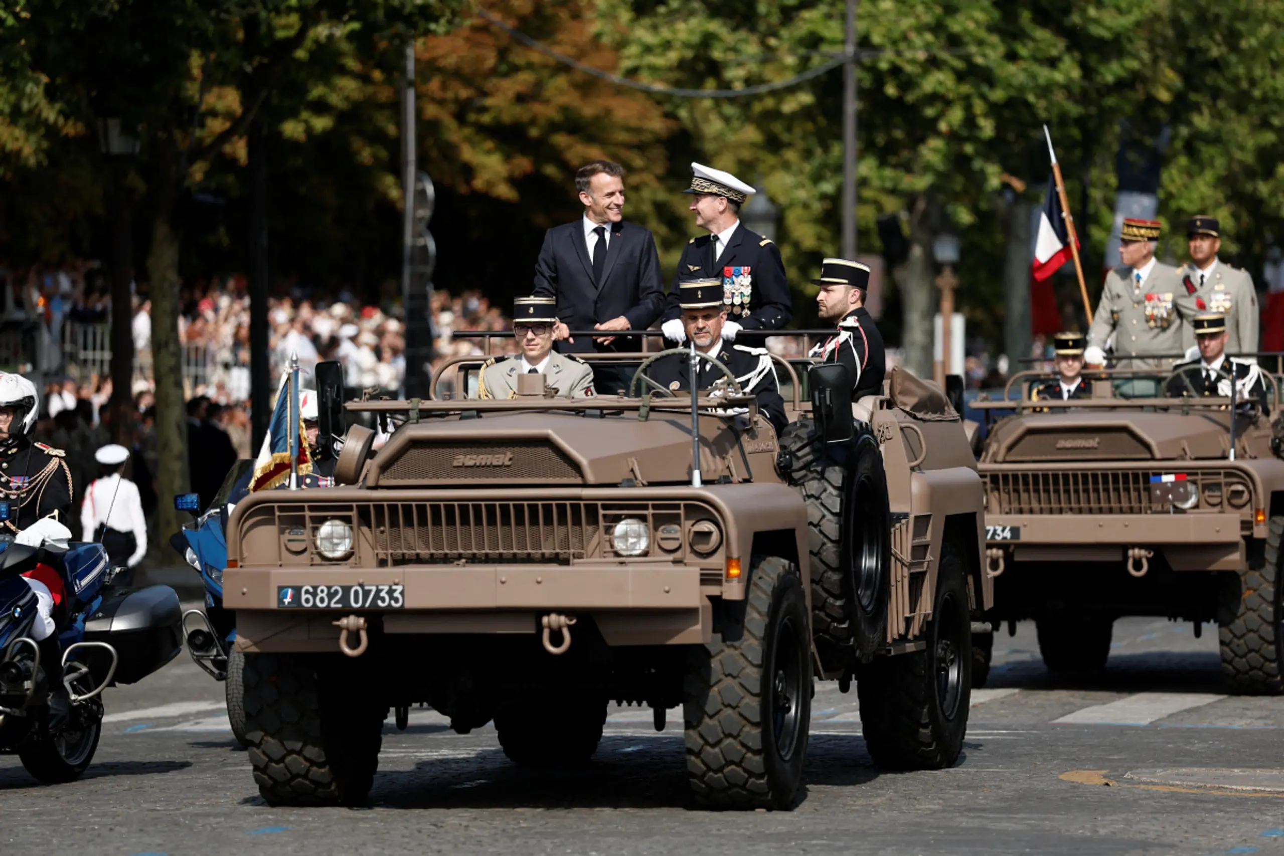 Präsident Macron bei der Militärparade in Paris