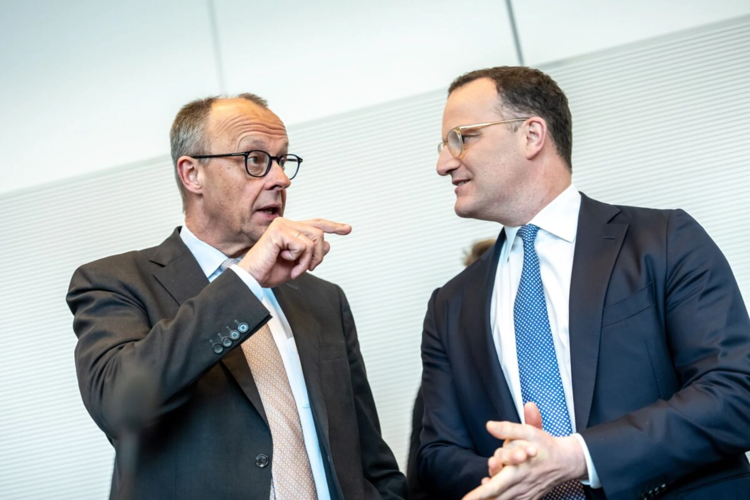 ++ ARCHIVBILD ++ Spahn gibt Amt ab