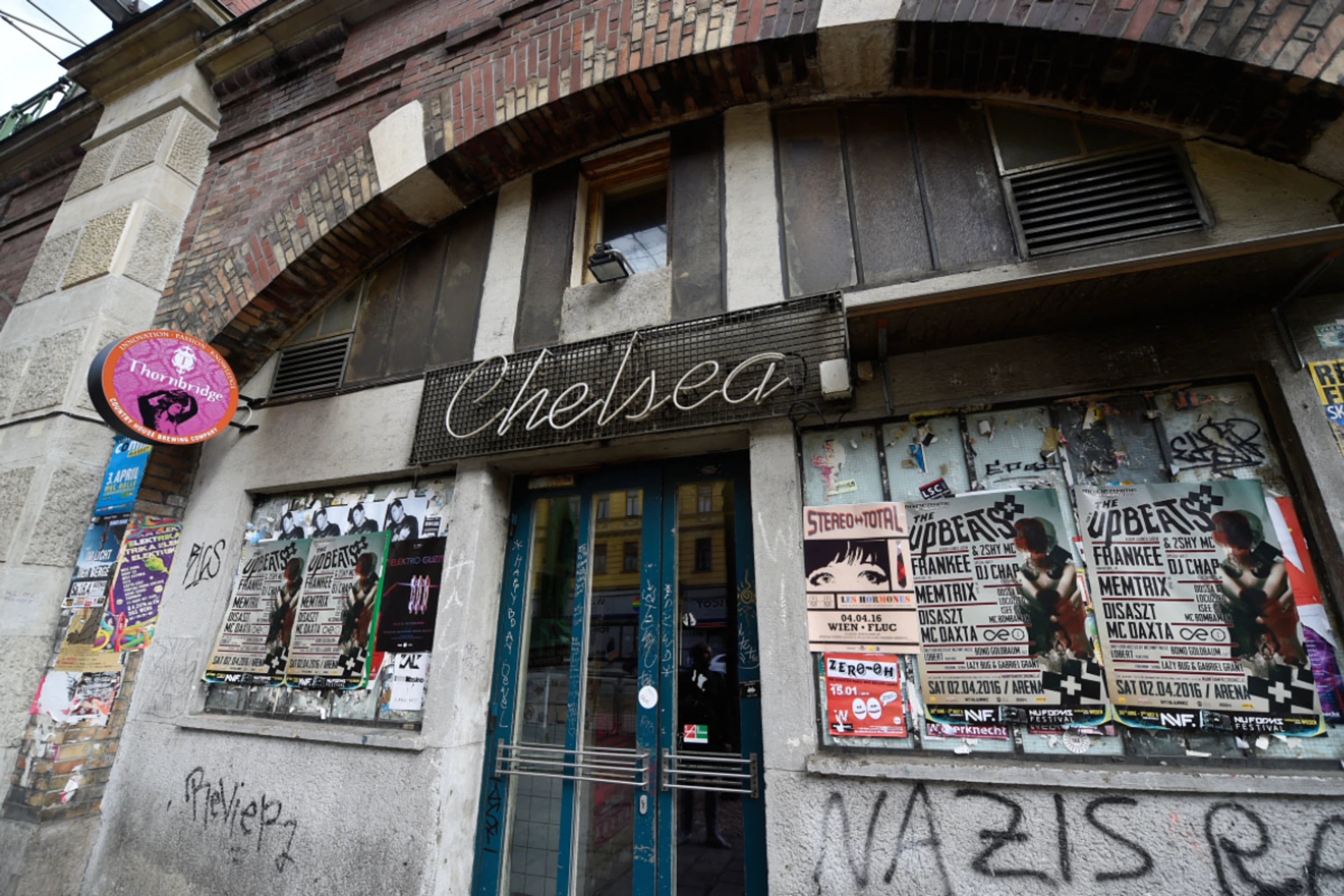 Vor dem Chelsea wartet eine Open-Air-Bühne auf die Besucher