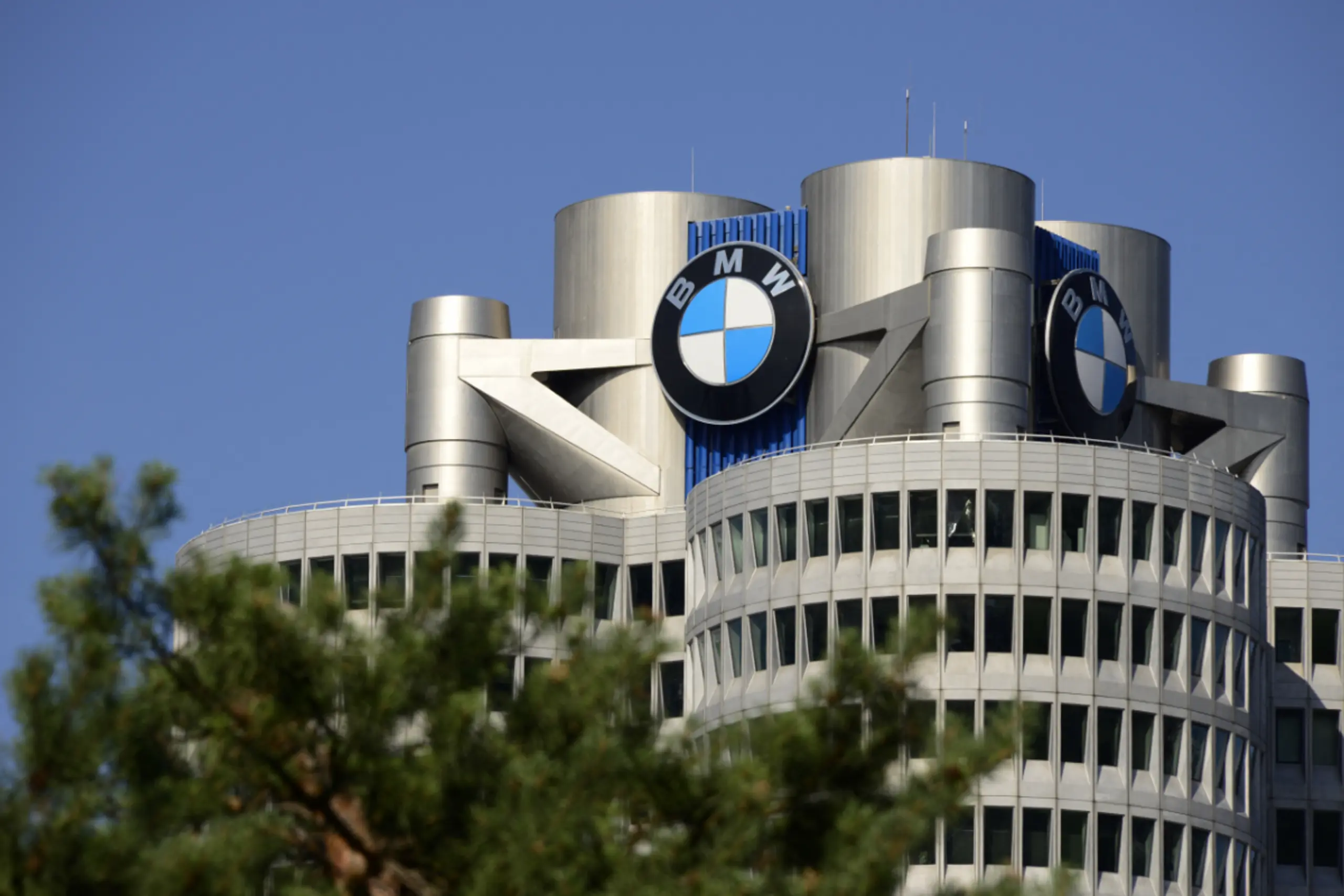 Auch BMW setzt den Sparstift an