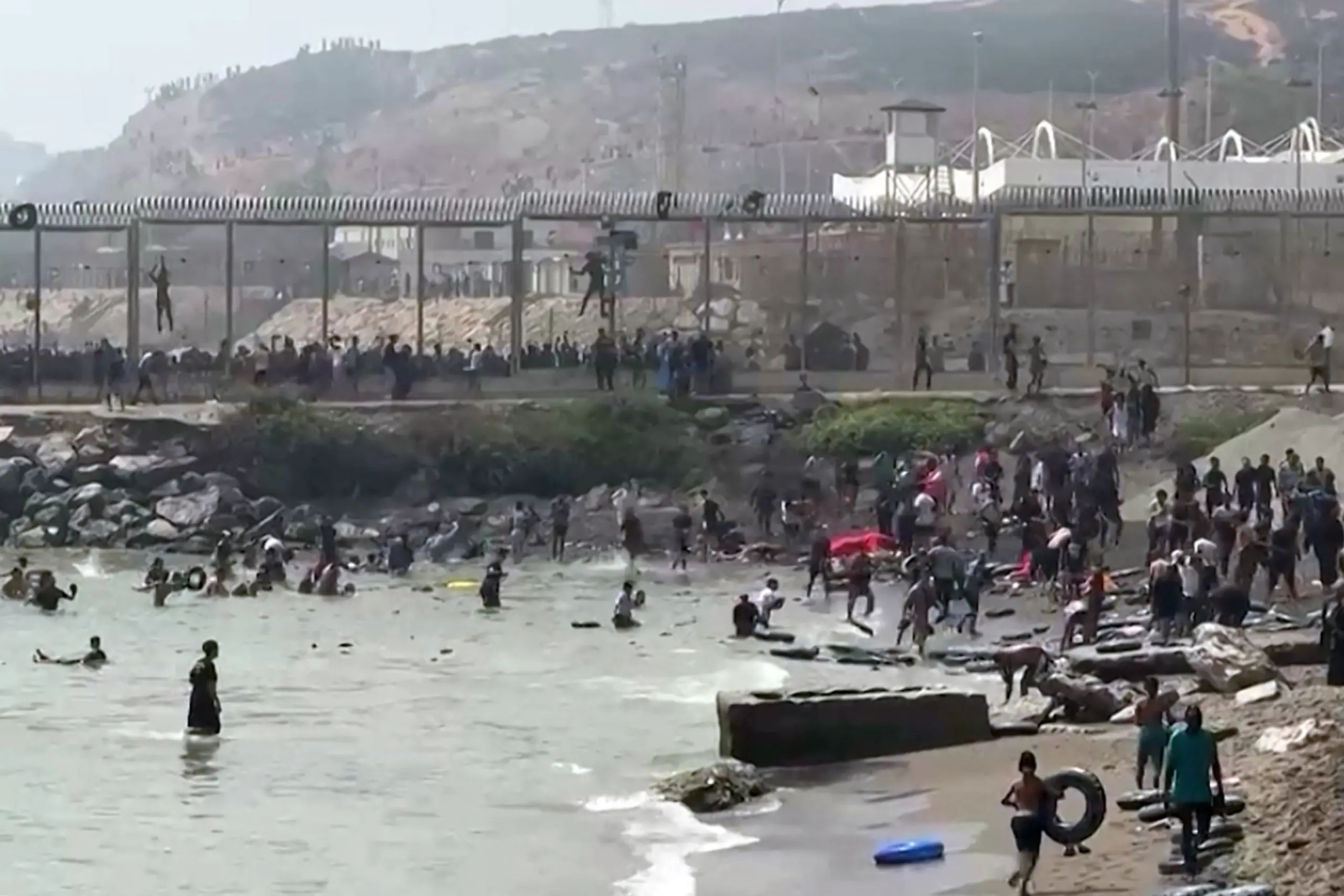 Menschen gelangten schwimmend an Küste von Ceuta