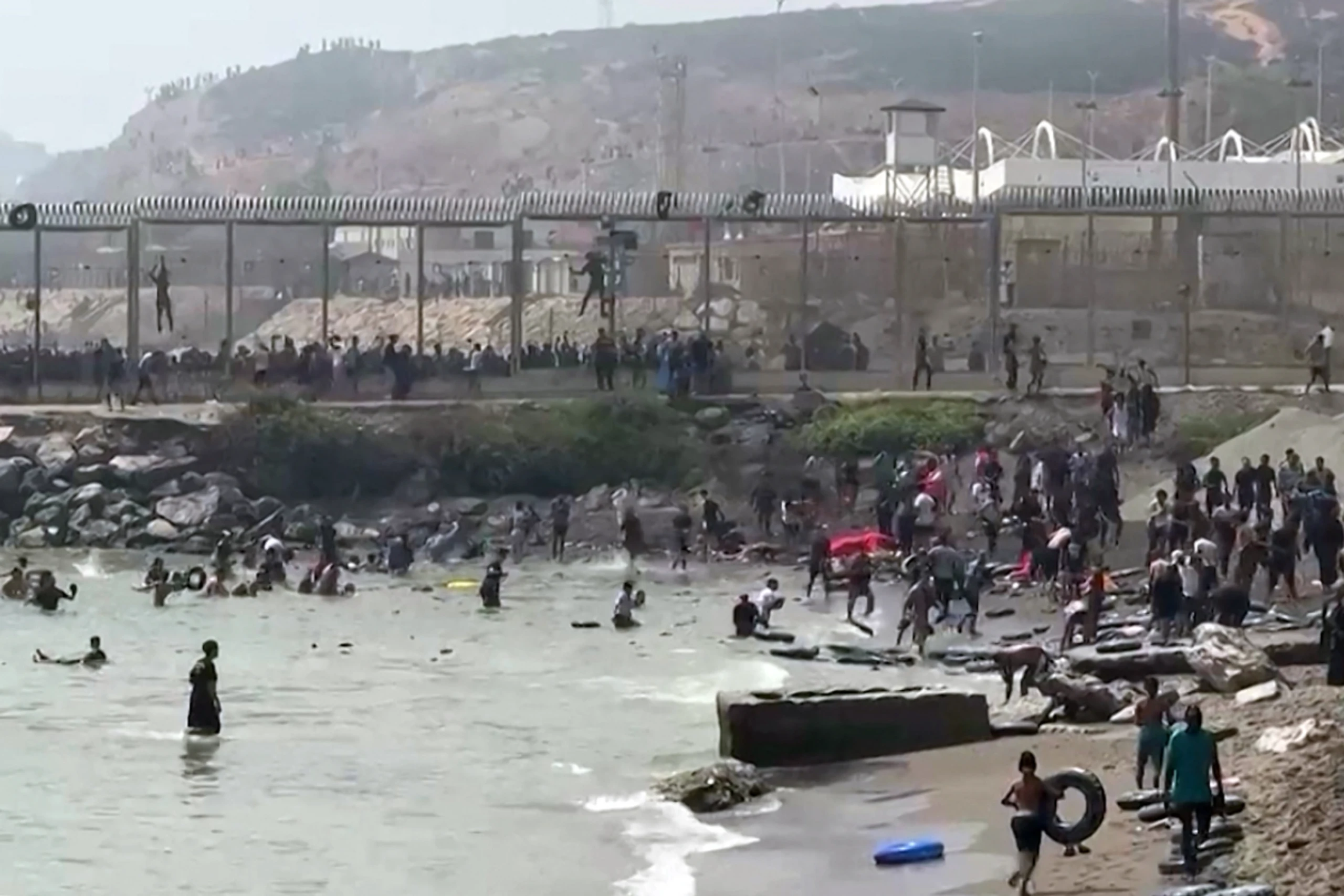 Menschen gelangten schwimmend an Küste von Ceuta