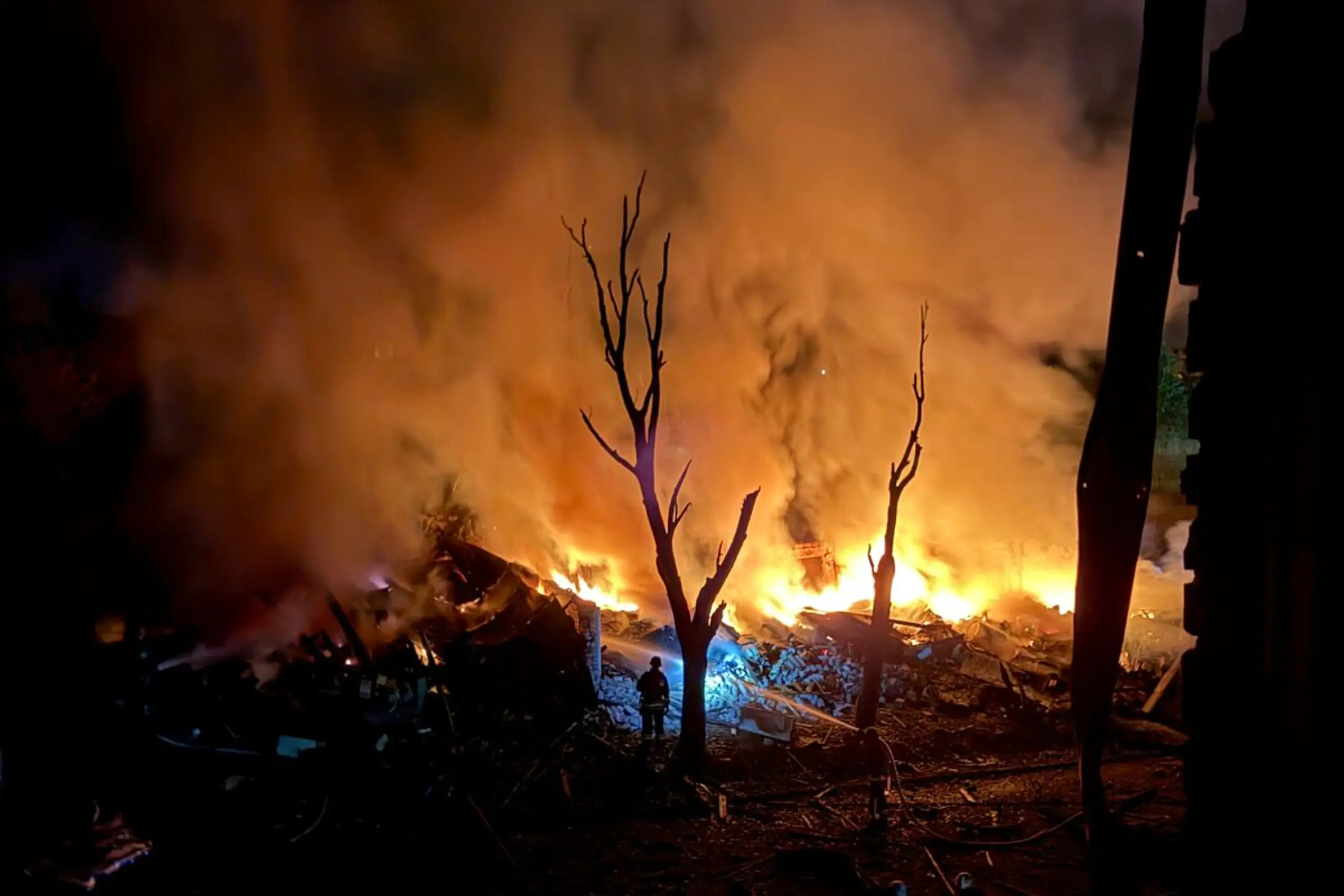 Brand in Saporischschja nach russischem Angriff