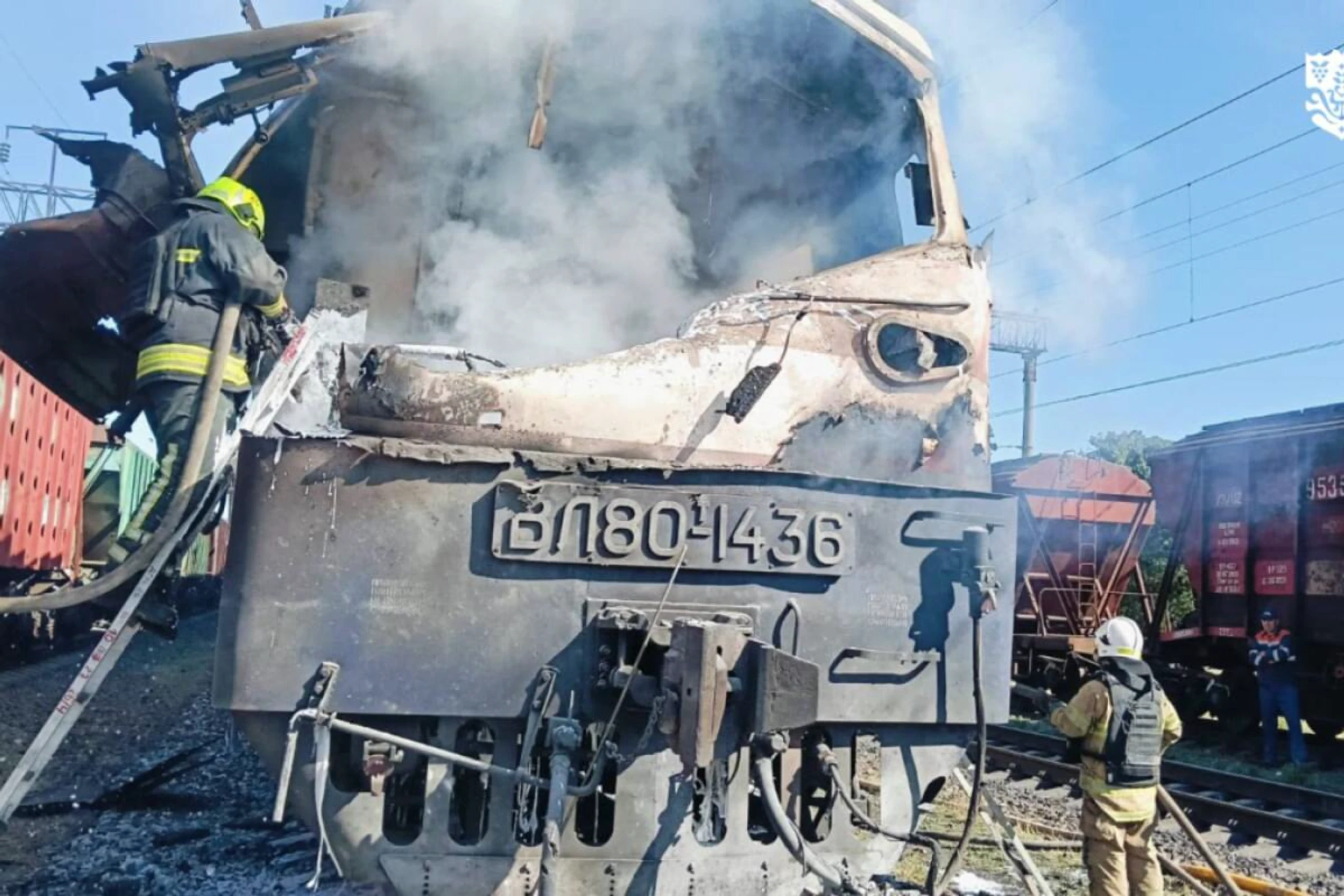 Feuer und Zerstörung an ukrainischem Zug