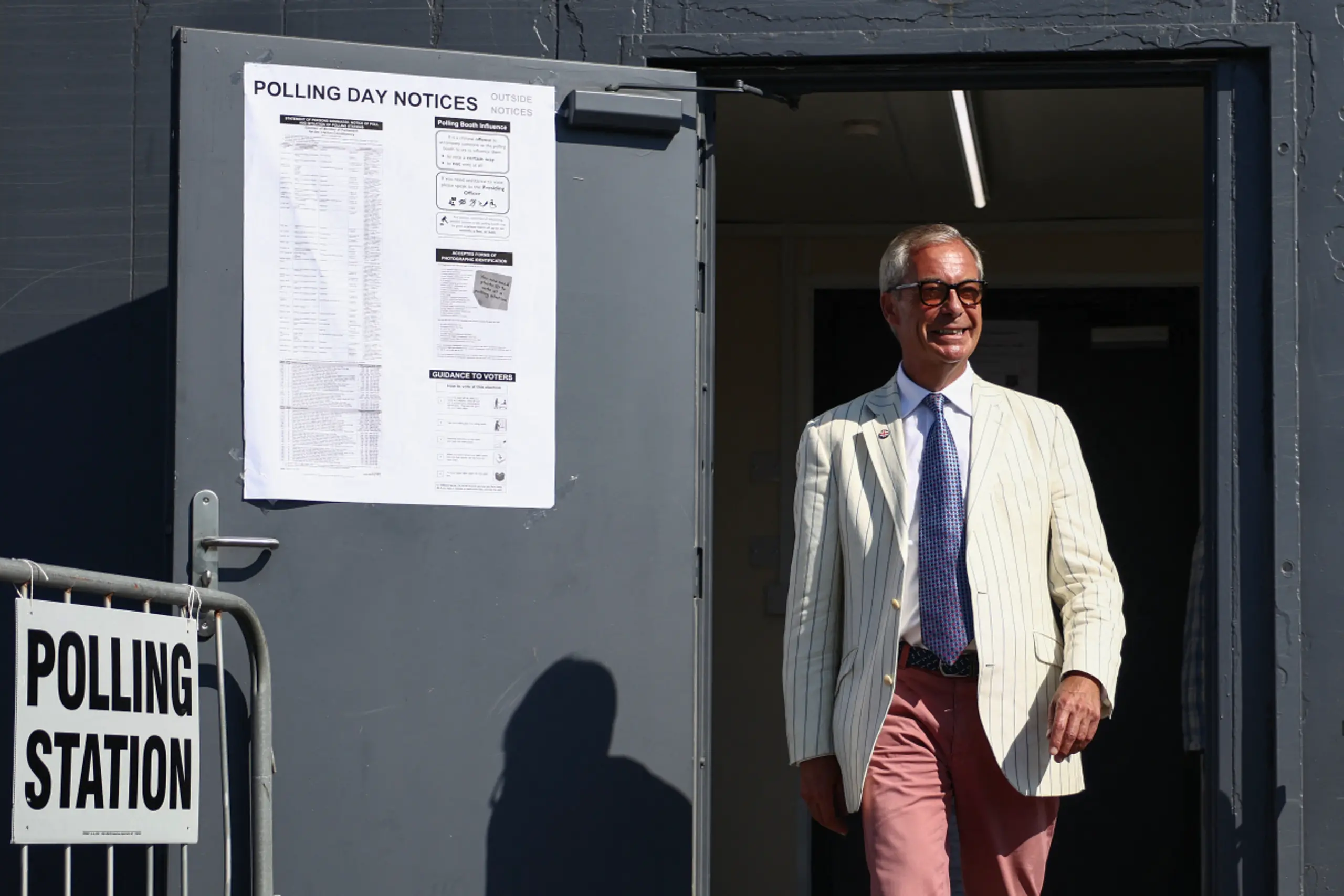 Farage nach der Stimmabgabe zuversichtlich