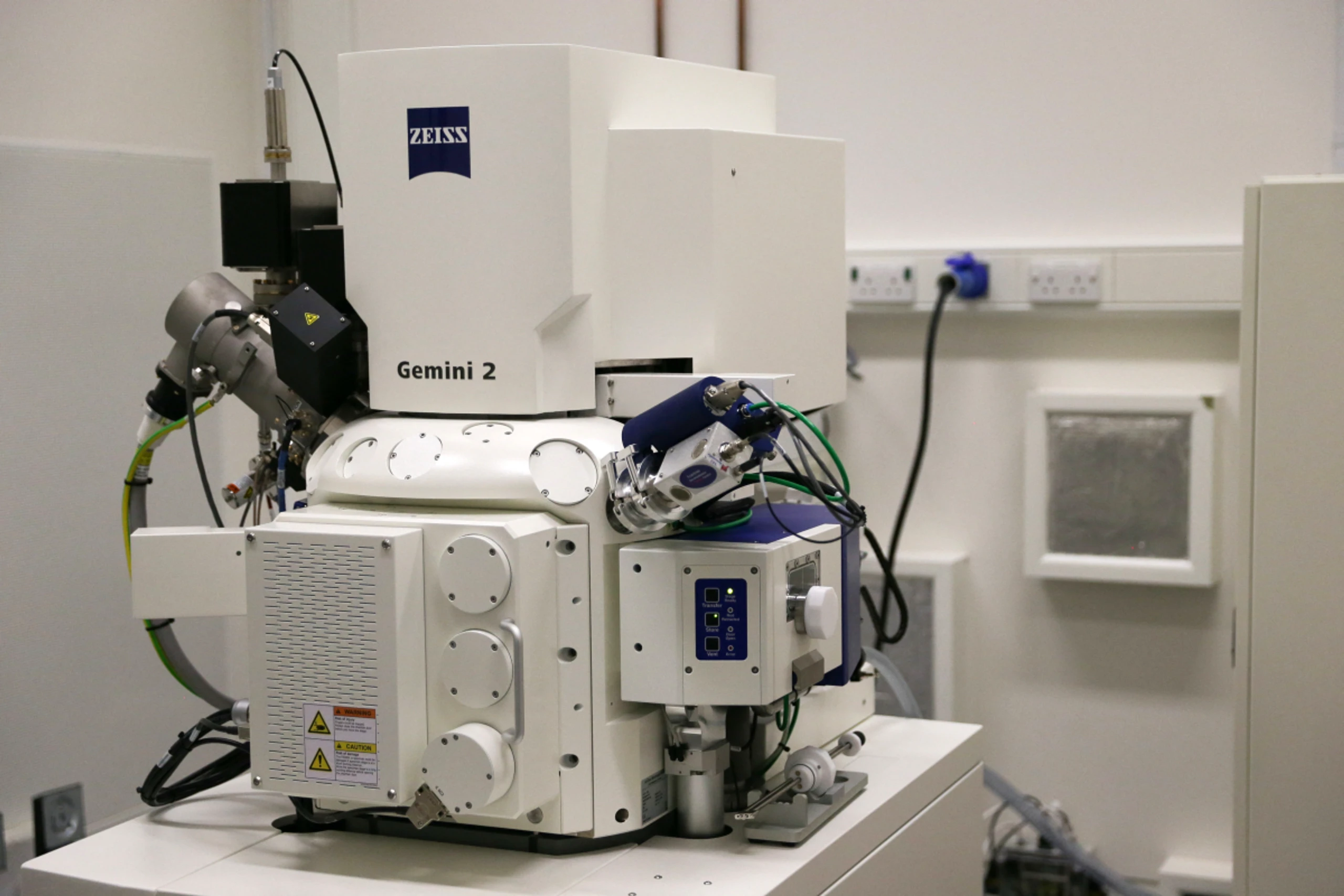 Ein Elektronenmikroskop soll mit Quantencomputer "gepimpt" werden