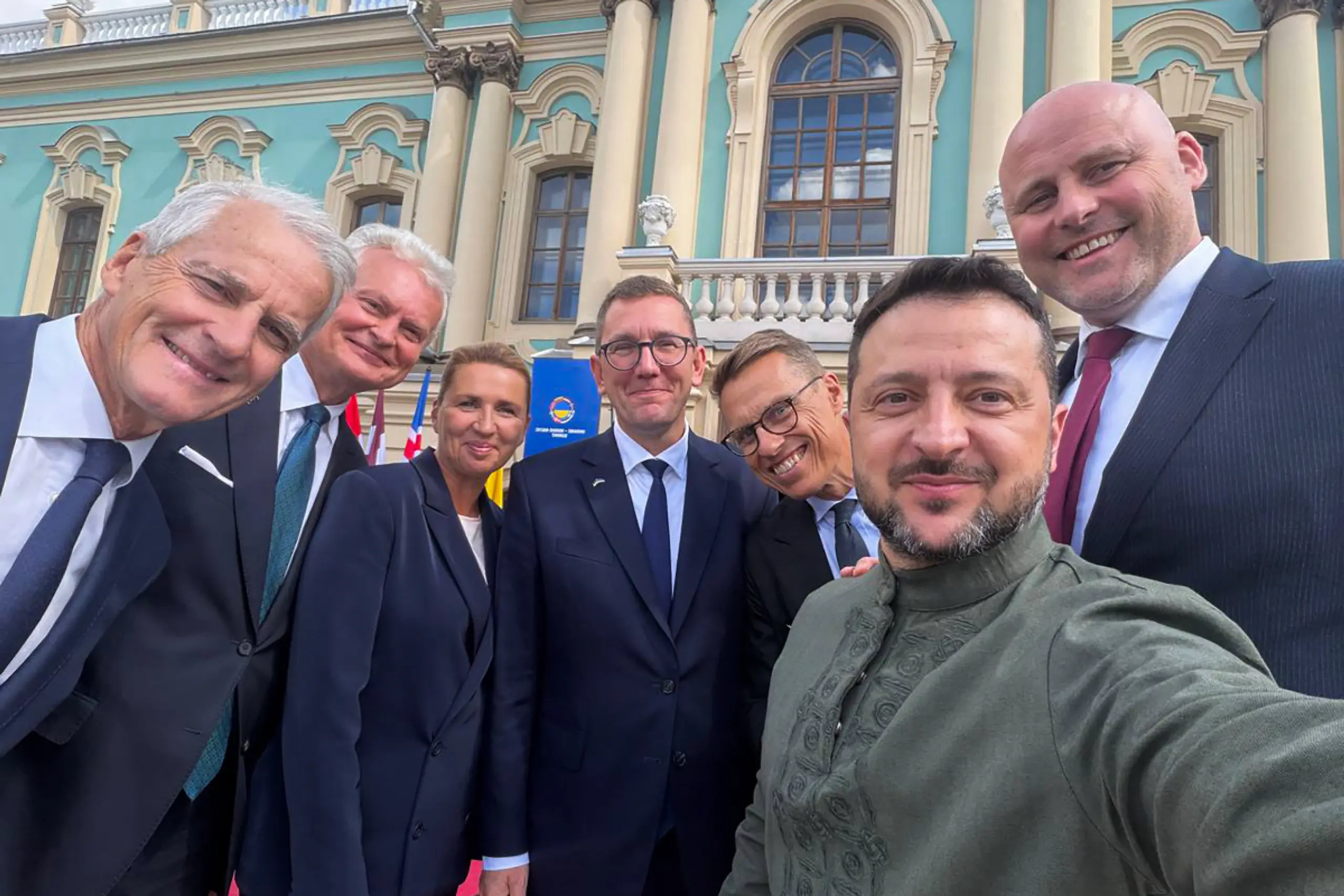Norwegens Premier Gahr Støre war mit anderen Regierungschefs in Kiew