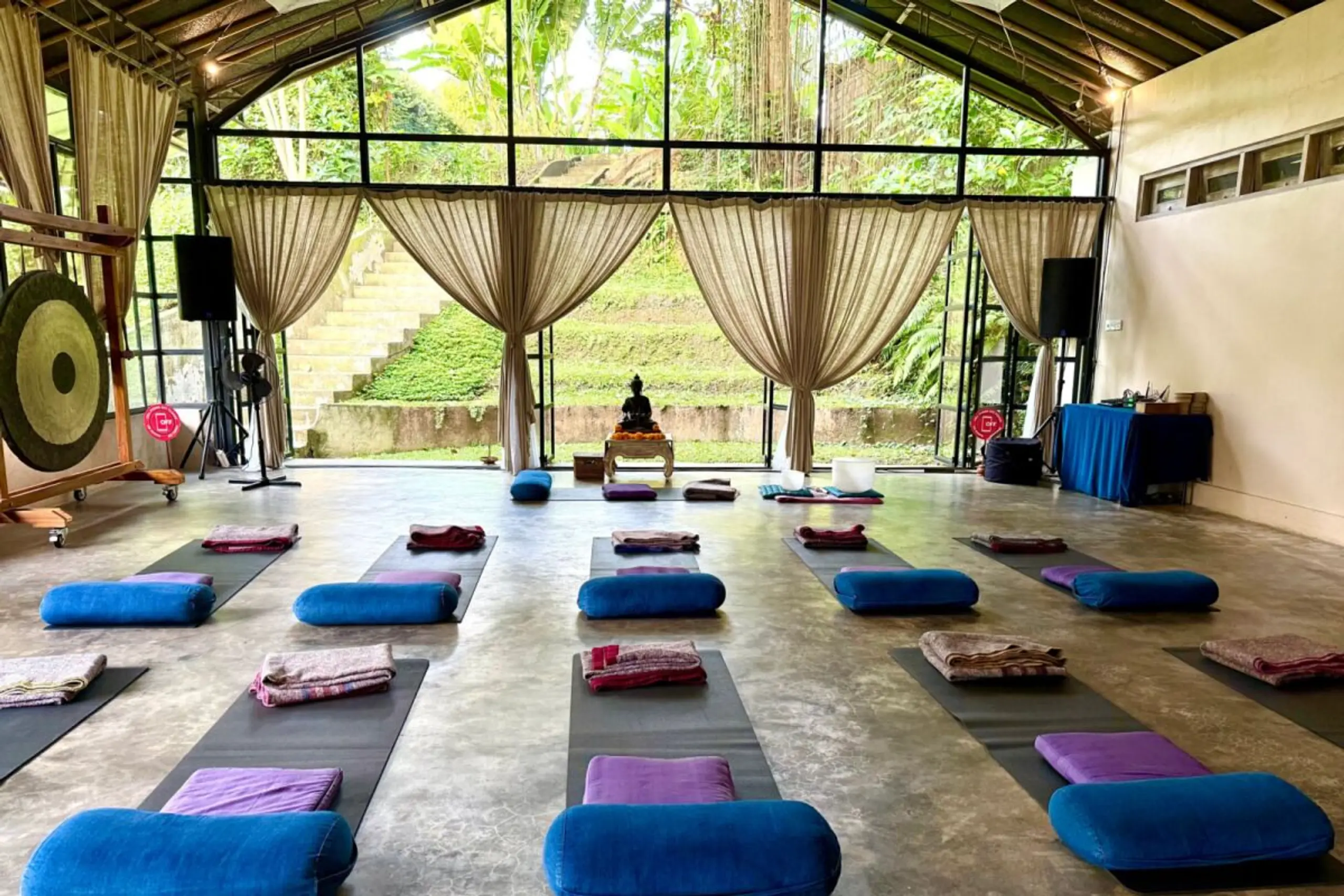 Ubud ist weltberühmt für seine Yoga-Studios und Retreats