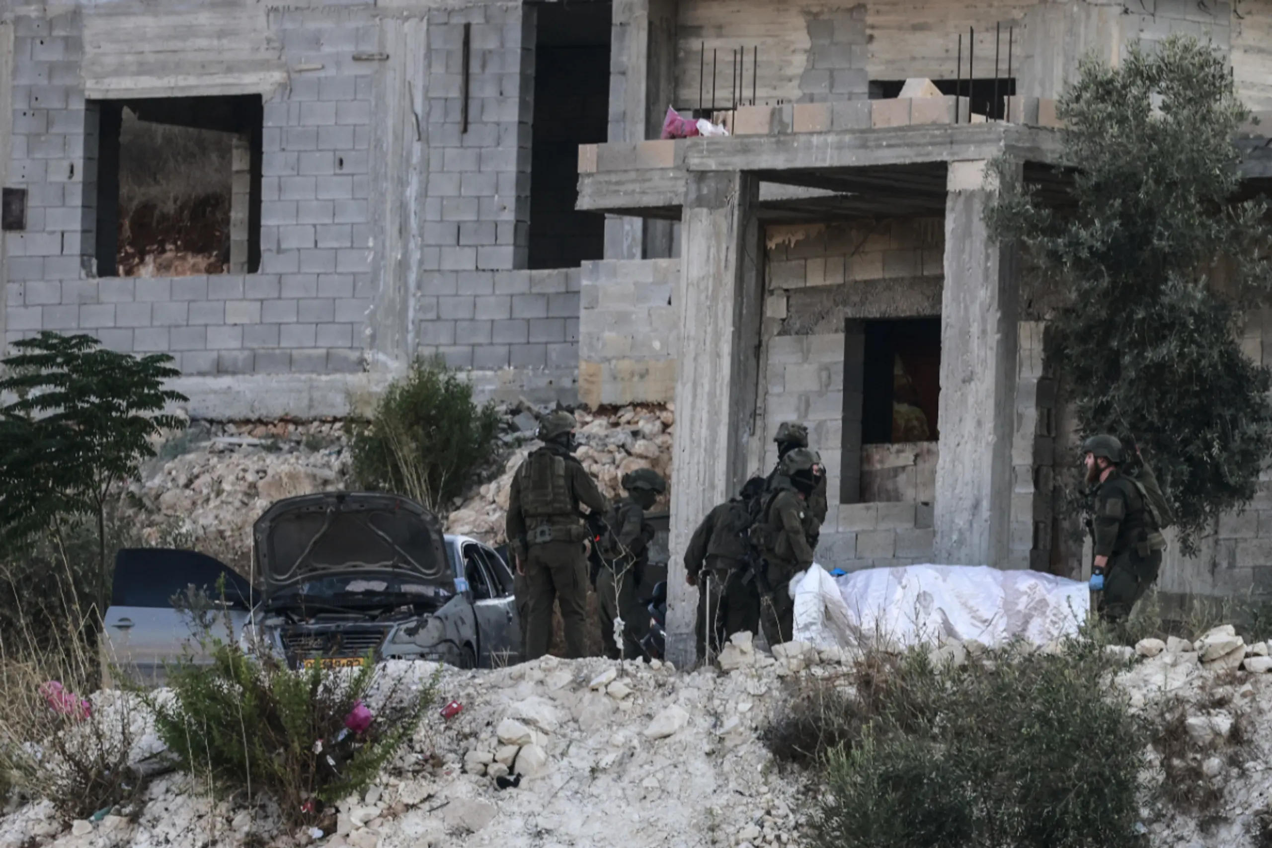Israelische Armee entfernt die Leiche eines Getöteten
