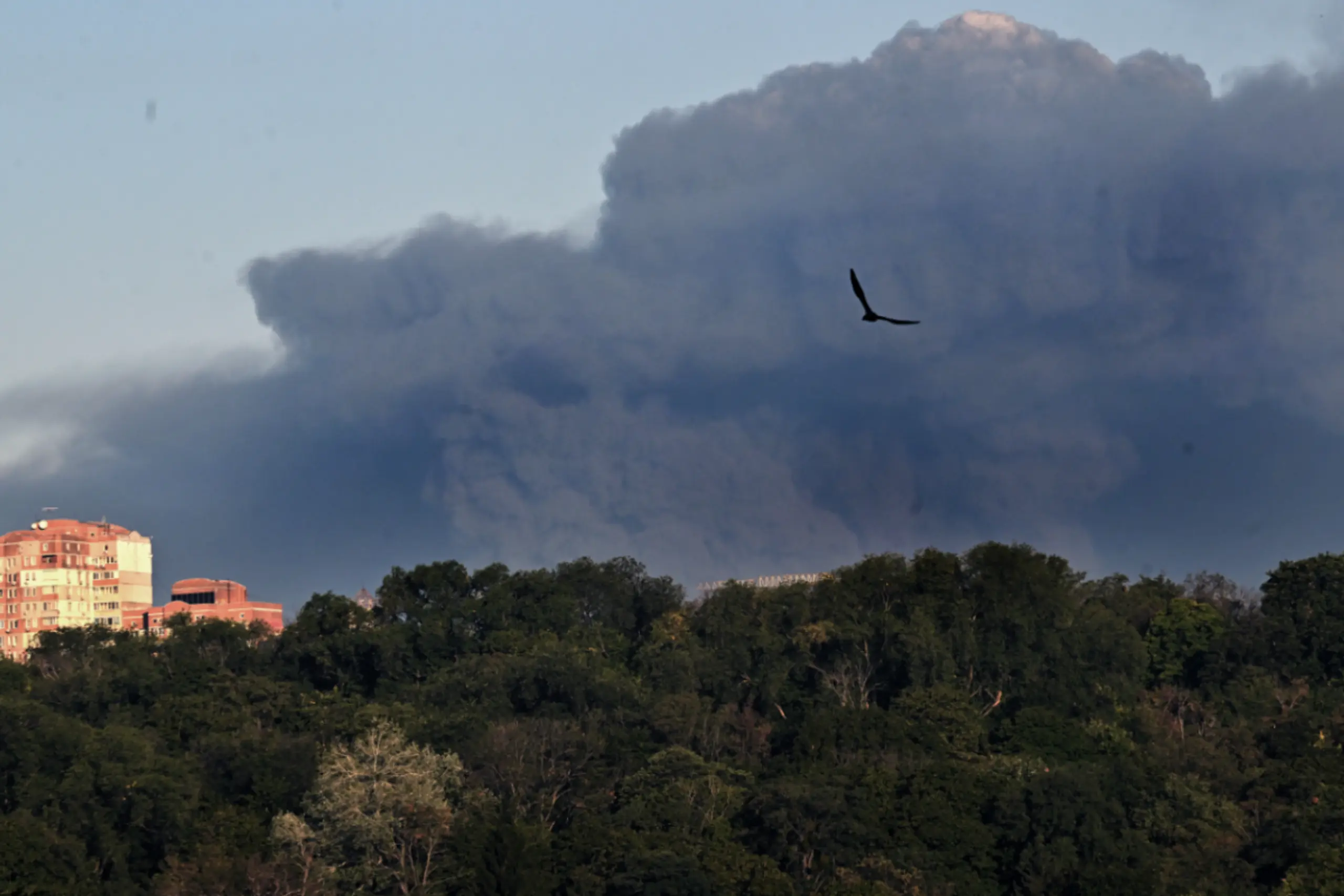 Rauchwolke nach russischem Drohnenangriff auf Kiew