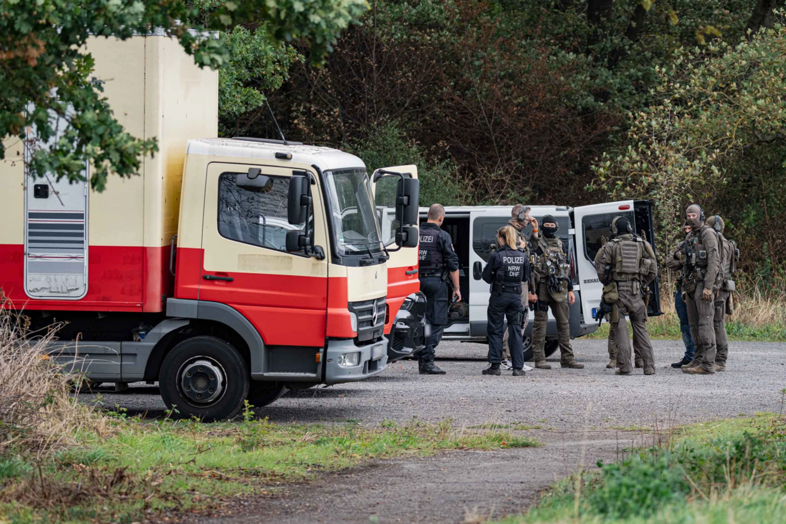 Polizei stürmt Fahrzeug von Sabotage-Verdächtigem