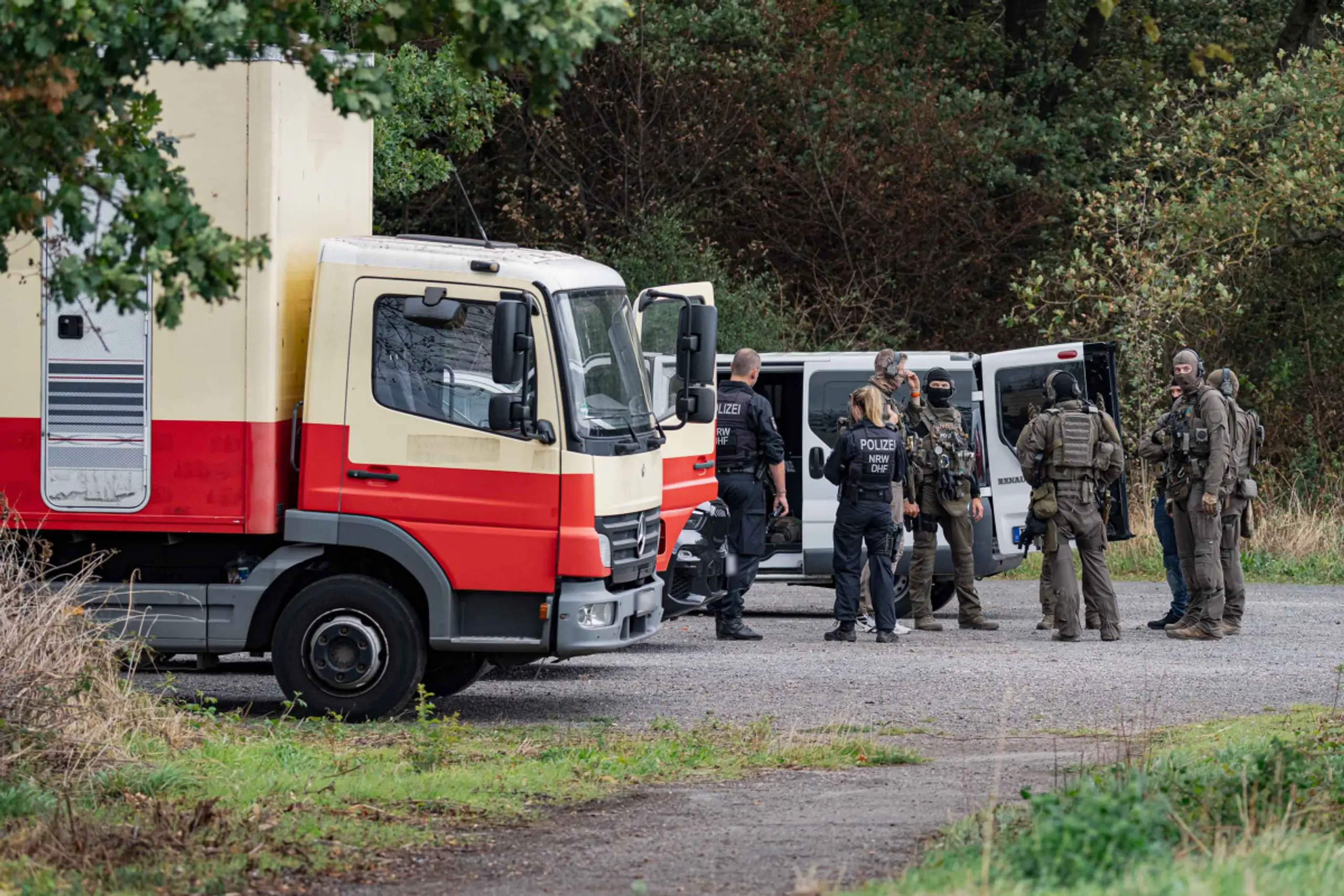 Polizei stürmt Fahrzeug von Sabotage-Verdächtigem