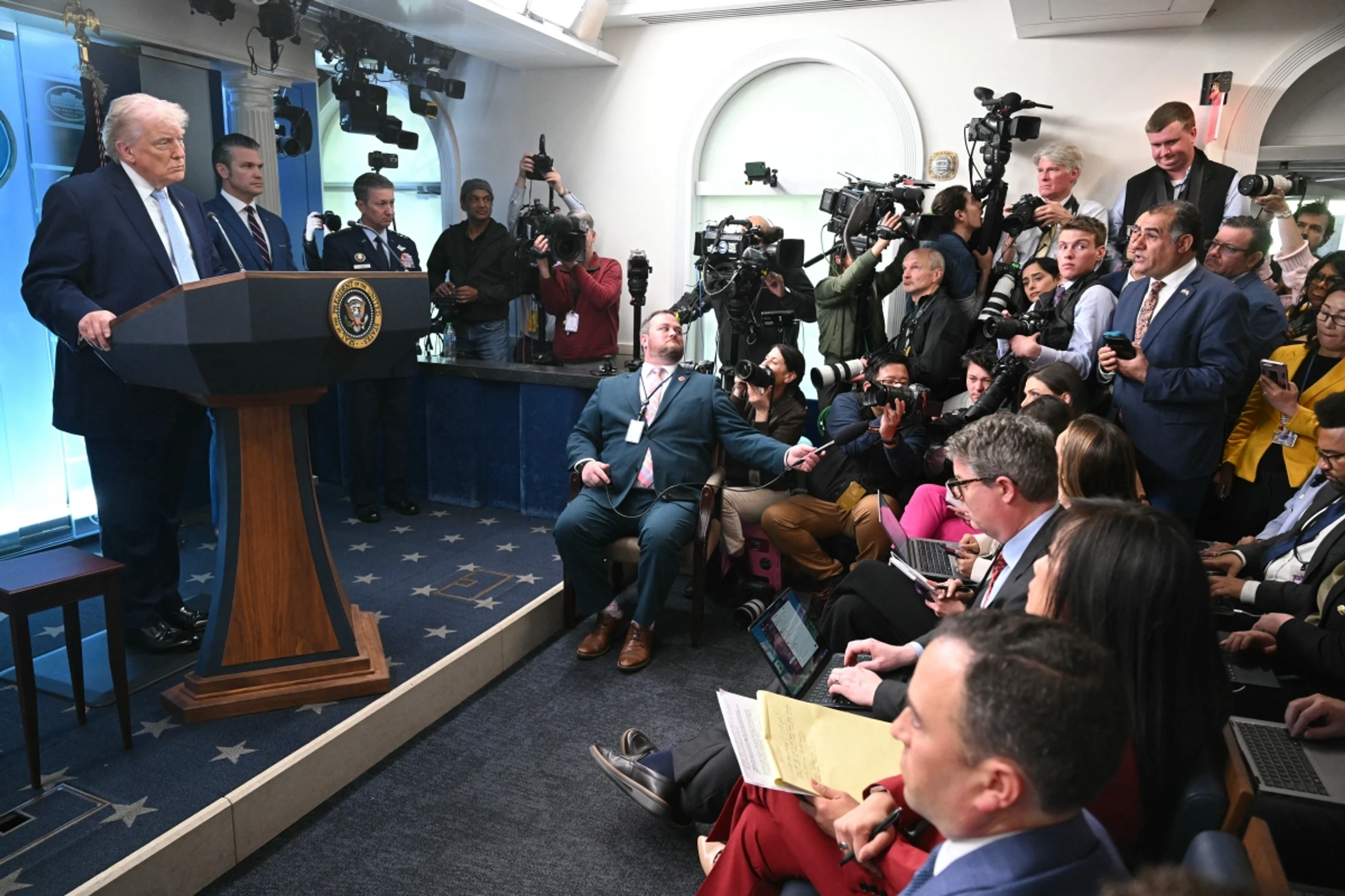 Trump wirft Medien "Fake News" vor