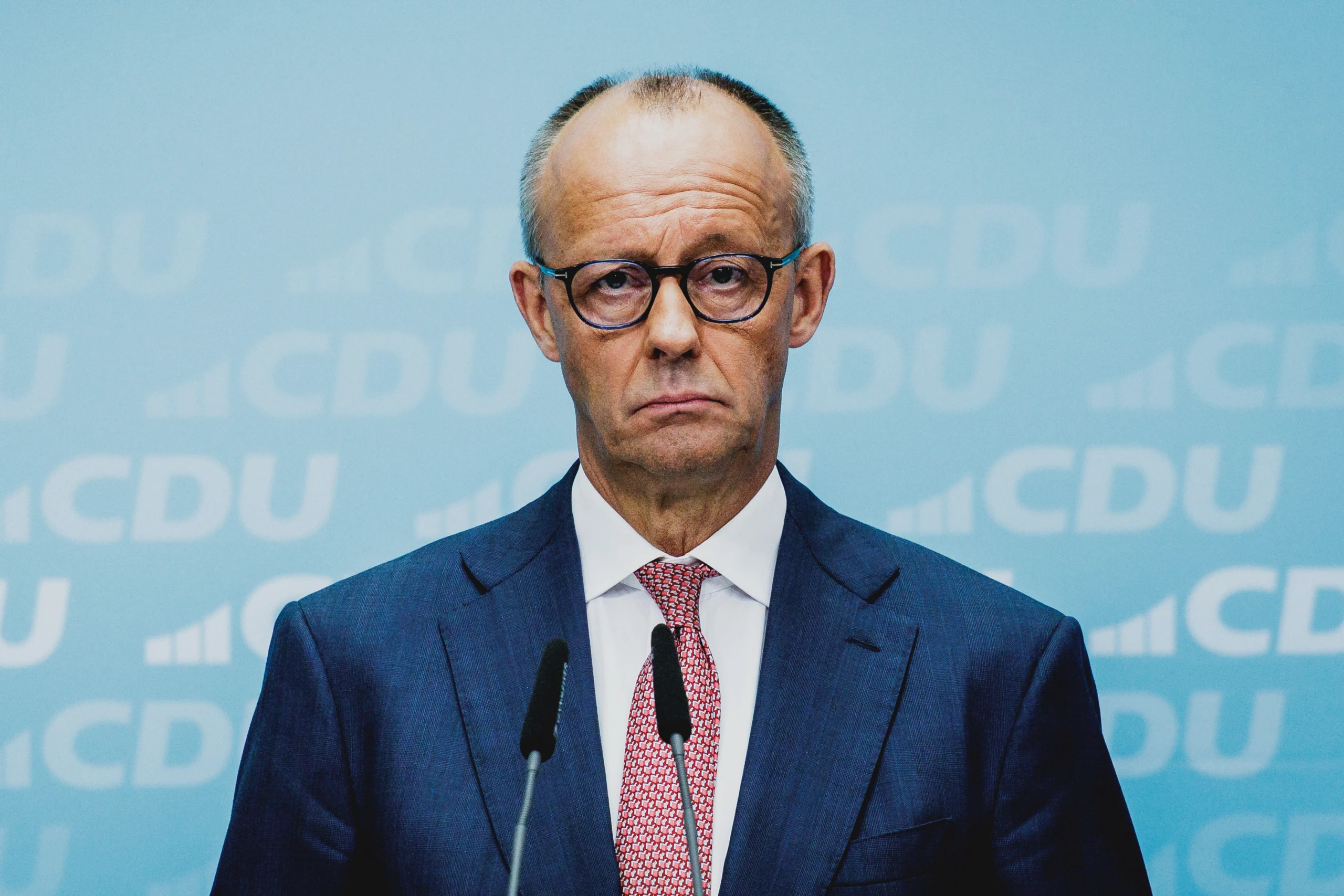 Merz, AfD, Linke: Deutschland taumelt