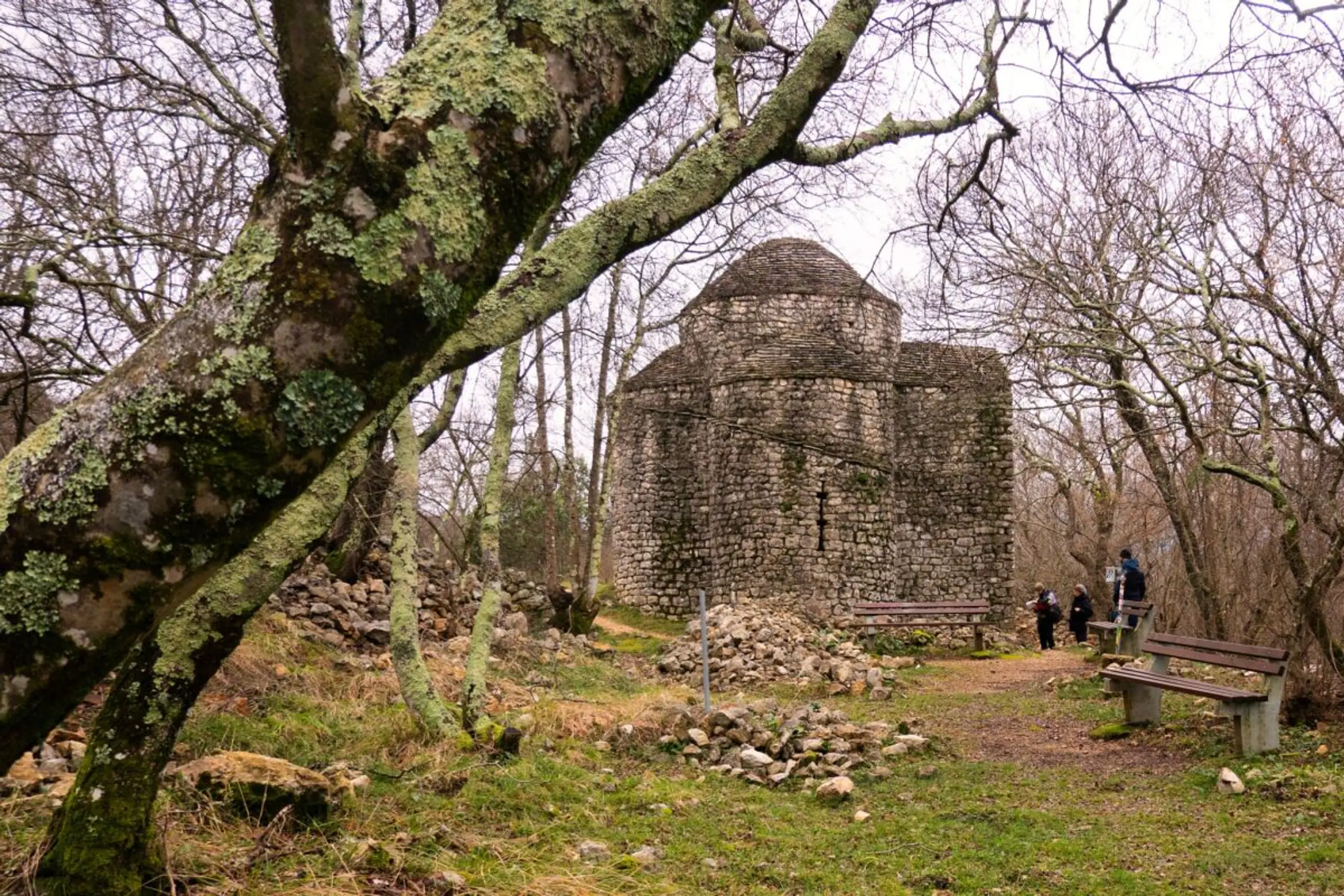 Ein versteckter Schatz ist die Kirche Sveti Krševan
