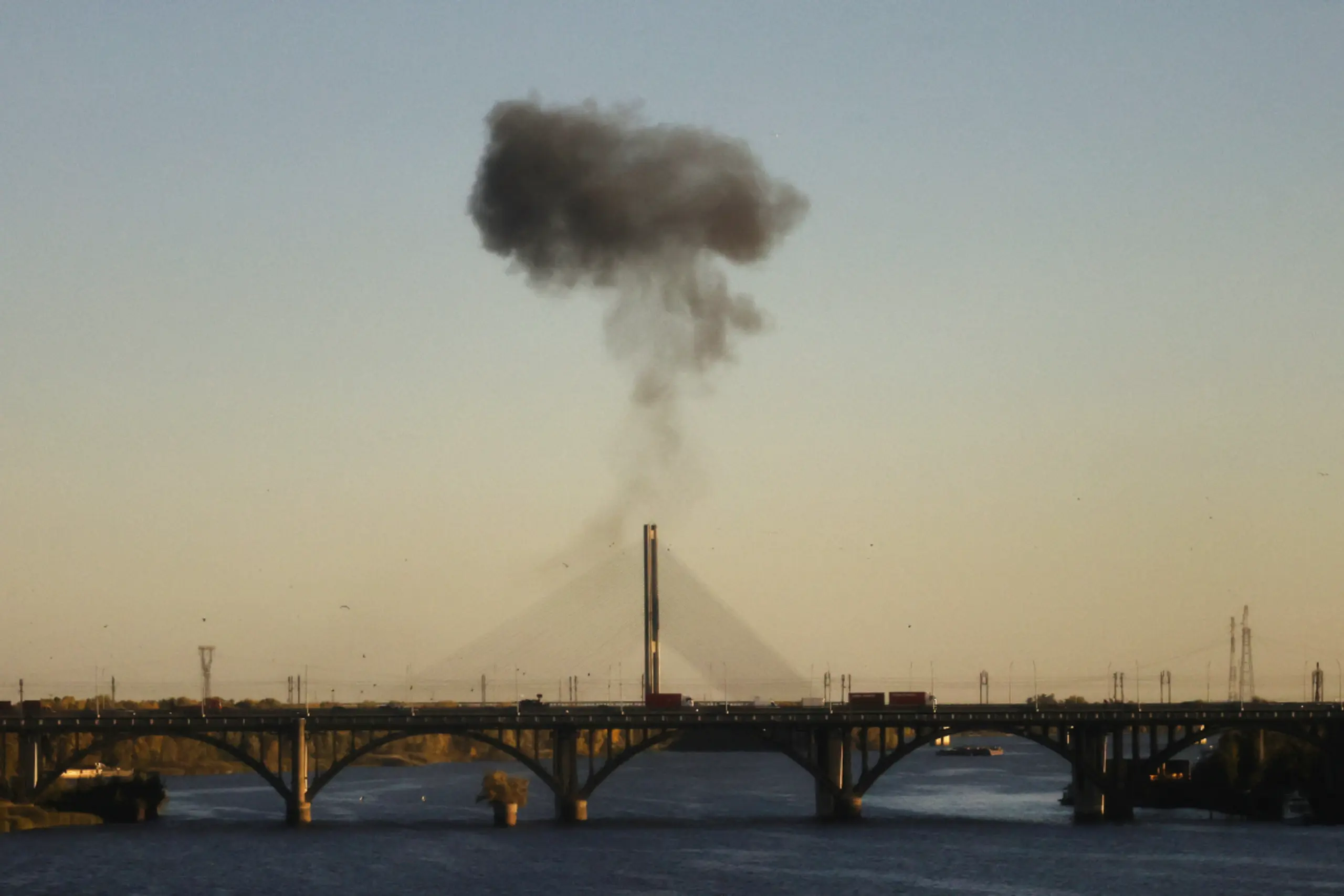 Brücke wurde bereits am Donnerstag angegriffen