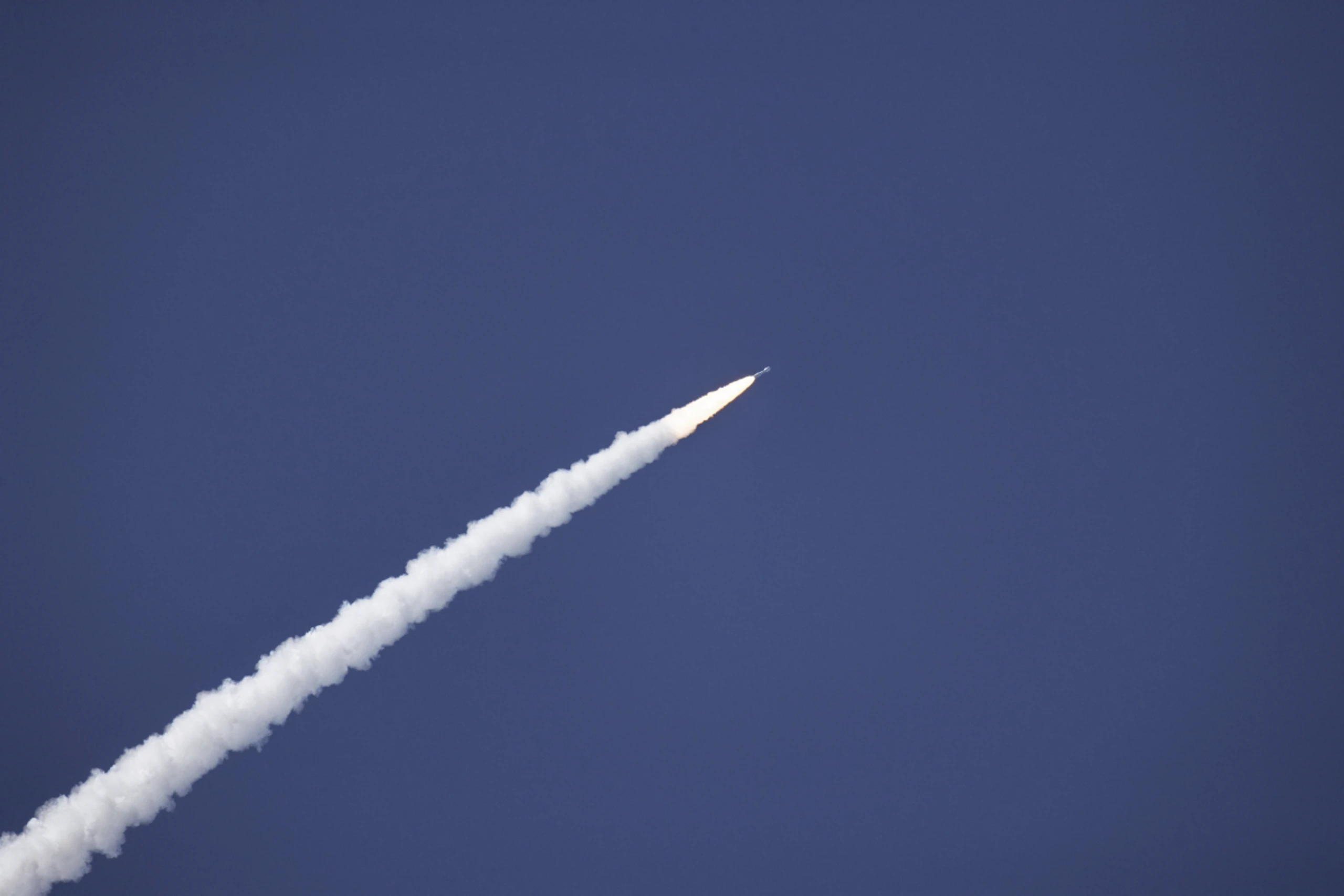 Rakete flog in Richtung Meer