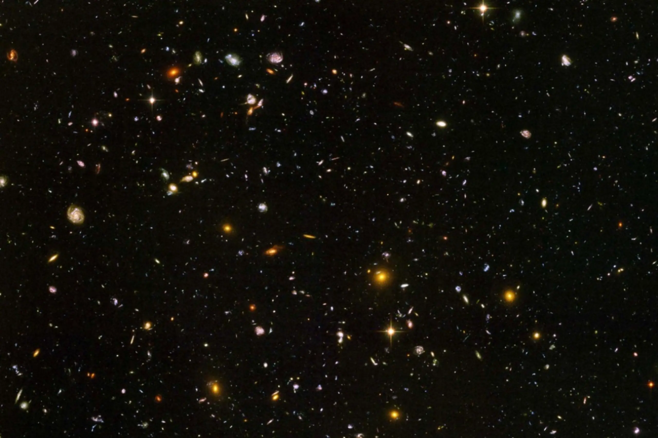 Galaxienkern in rund acht Mrd. Lichtjahren Entfernung entdeckt