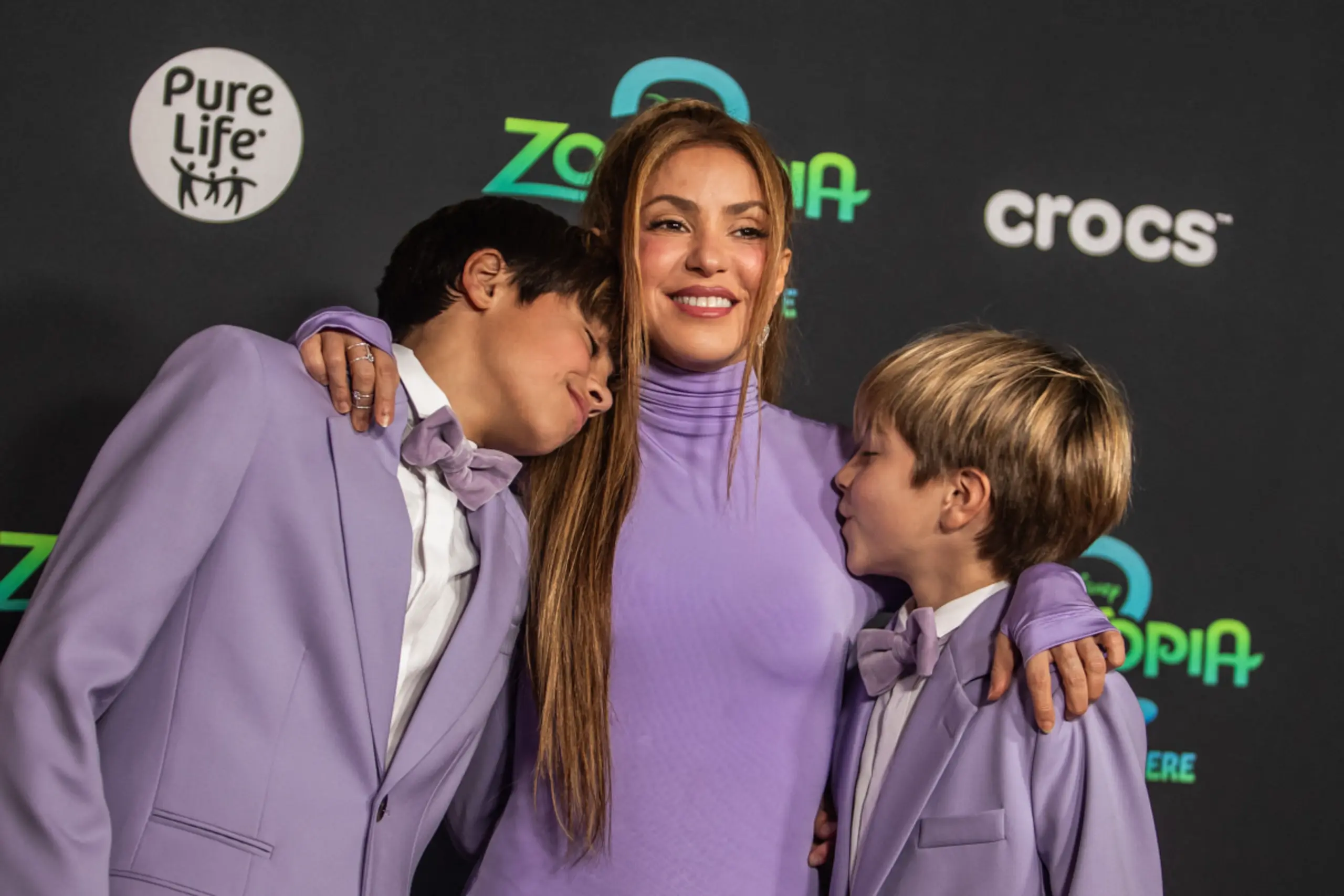 Popstar Shakira mit ihren beiden Söhnen Milan und Sasha