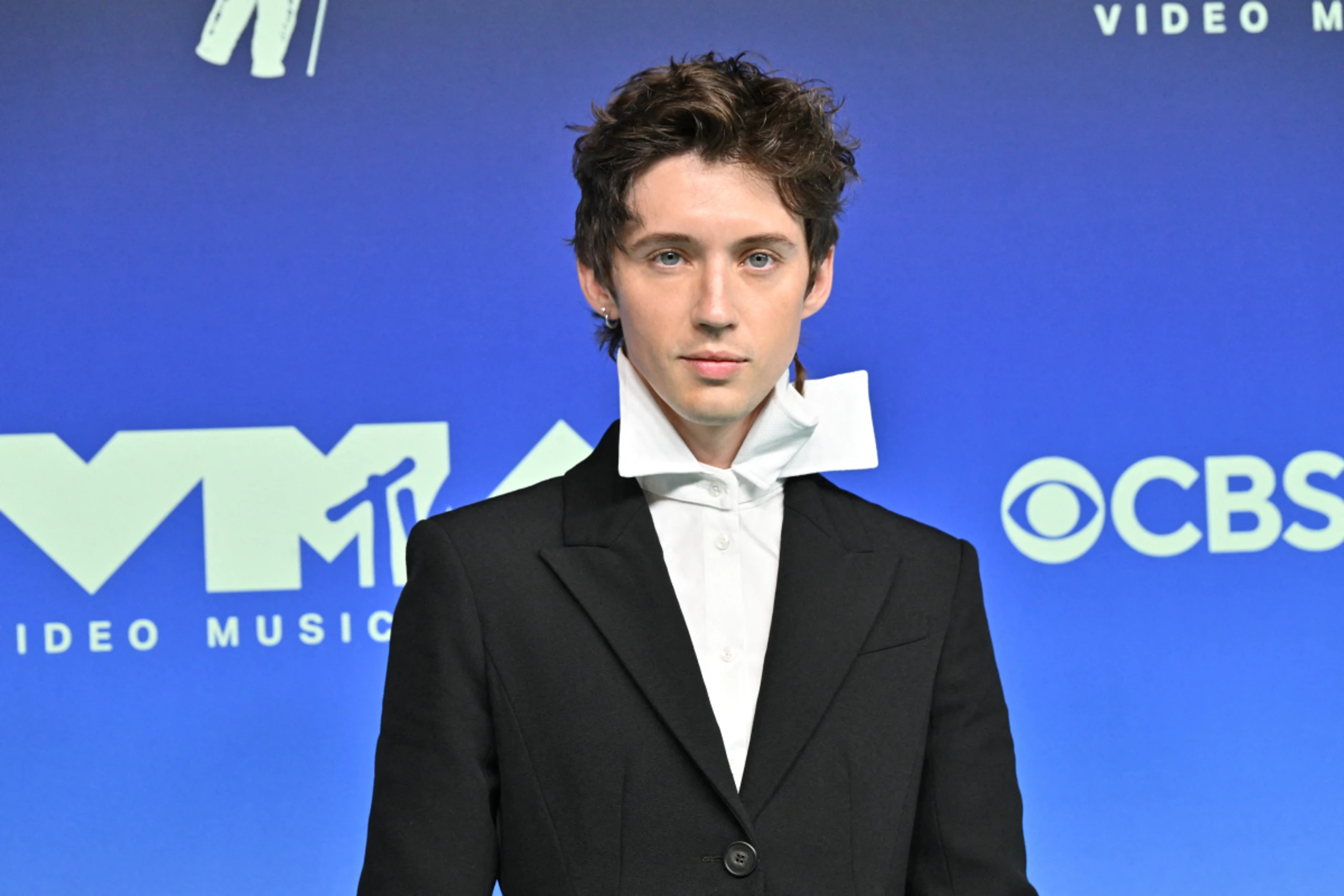 Sänger und Schauspieler Sivan wünscht sich Mann fürs Leben