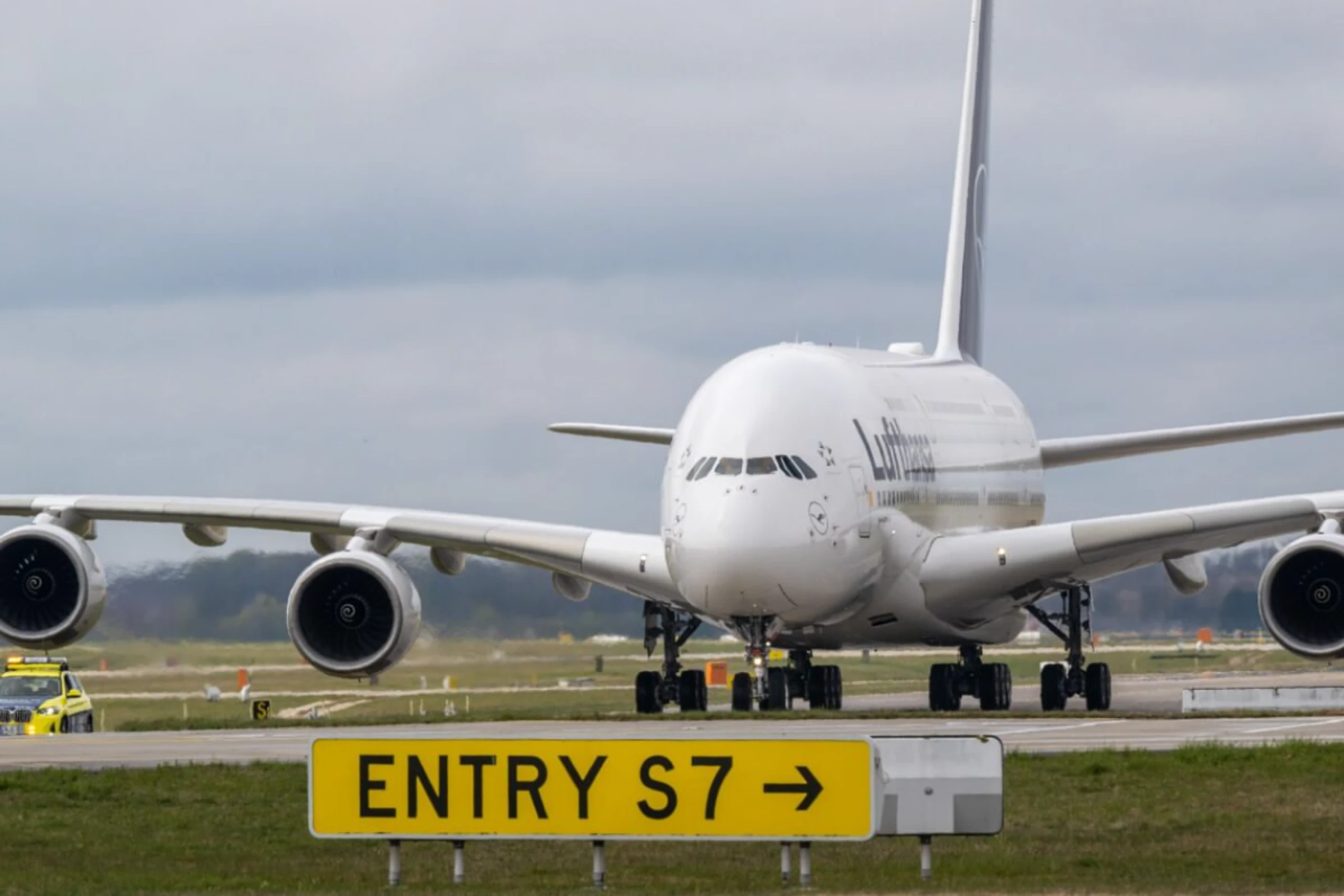 ++ ARCHIVBILD ++ Die Airlines warnen vor höheren Ticket-Preisen