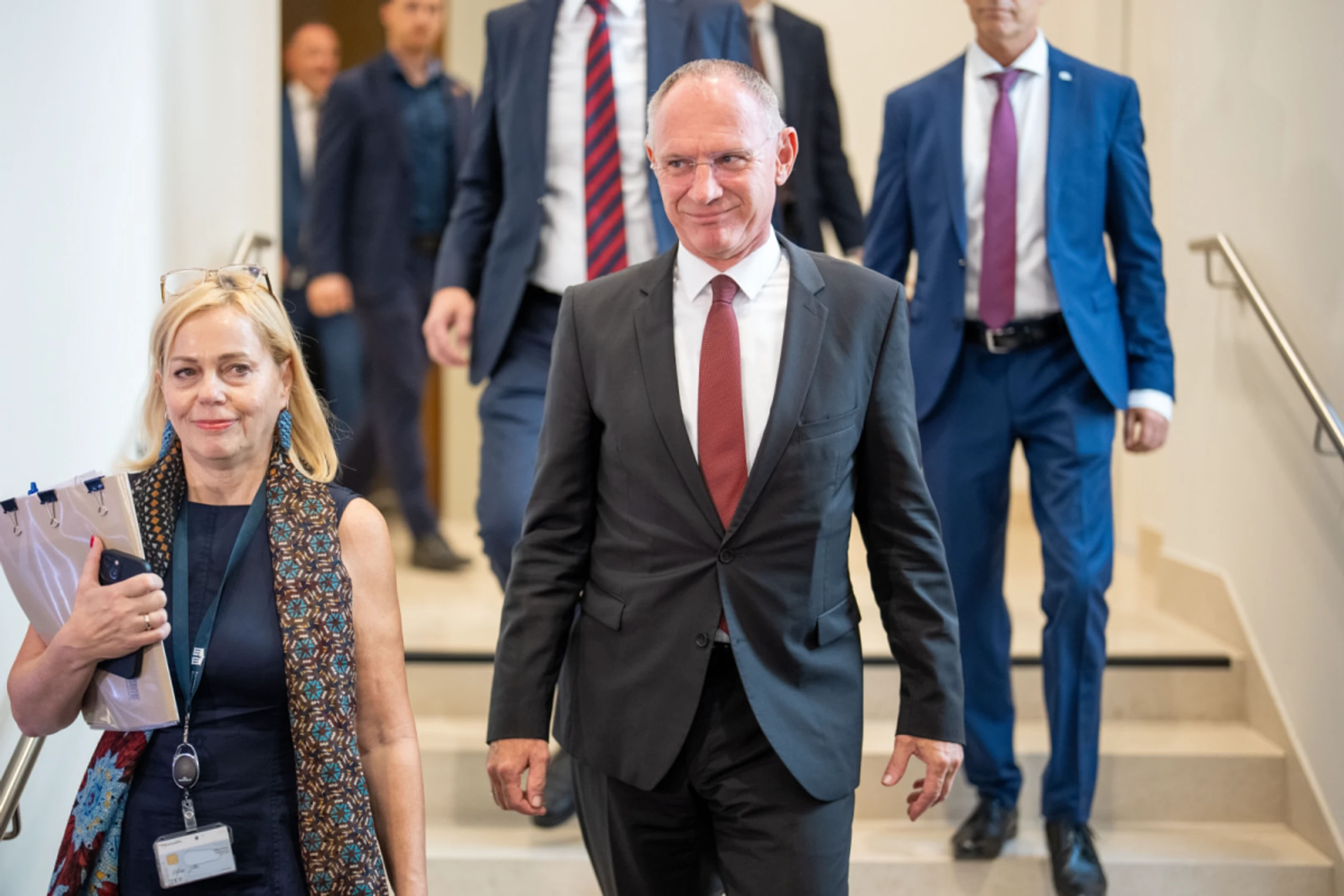 Innenminister Karner am Weg in den U-Ausschuss