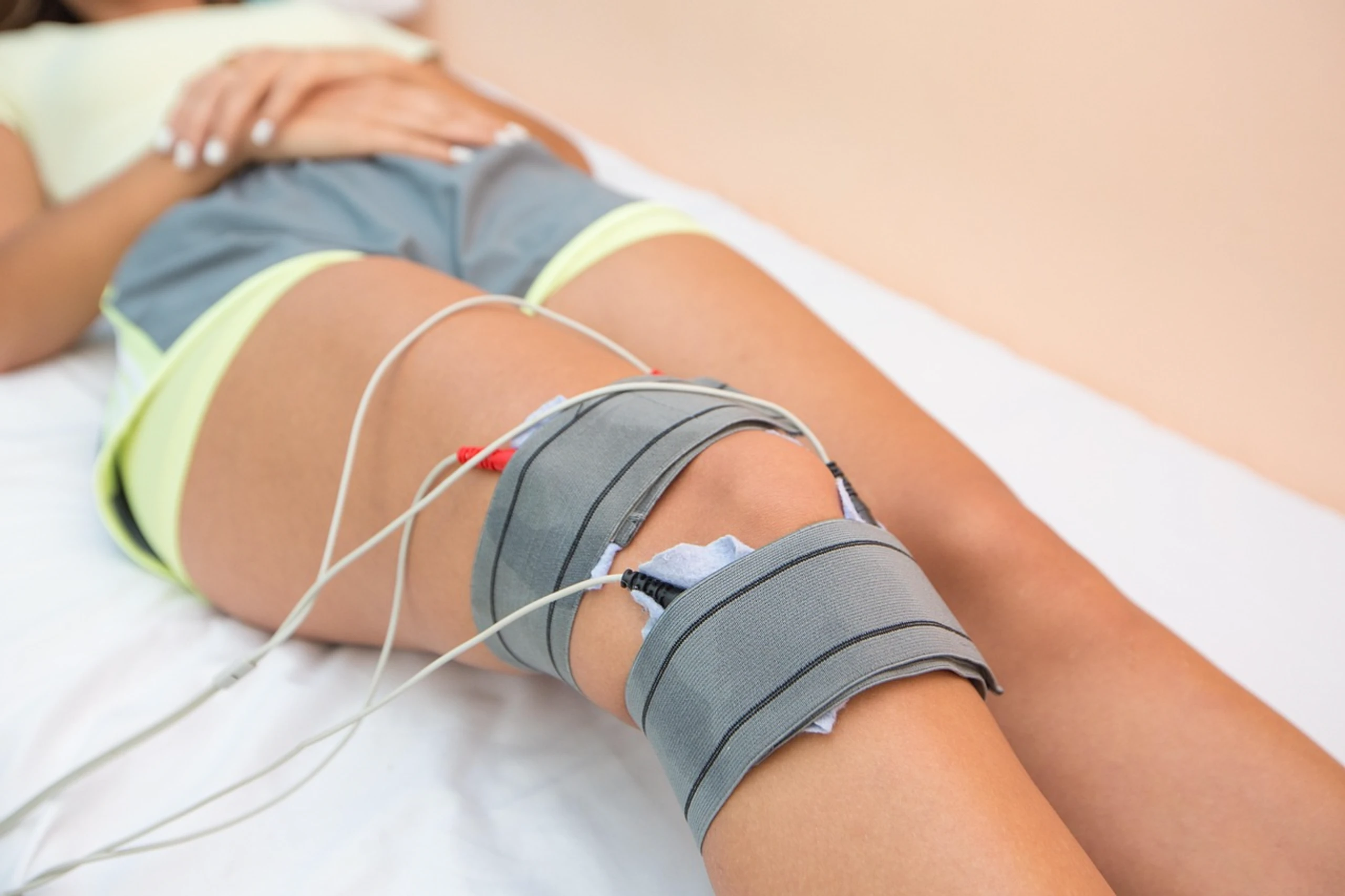 Physiotherapeutische Behandlung am Knie