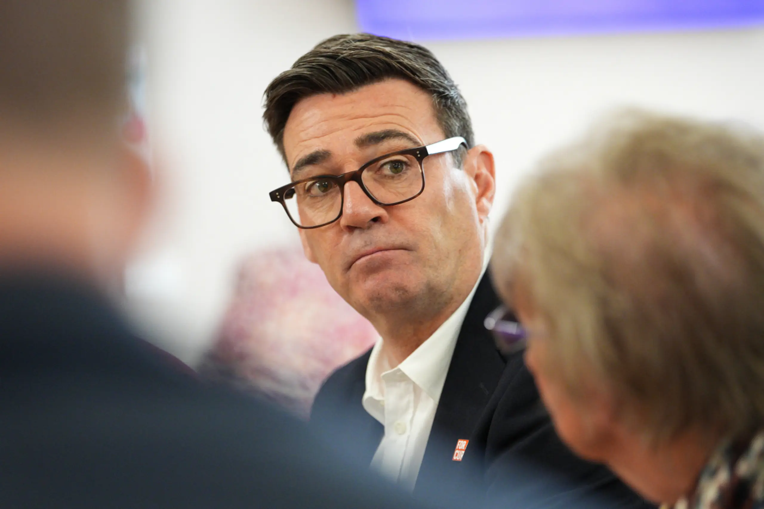 Wie genau Einmischung aussah, verriet Burnham nicht