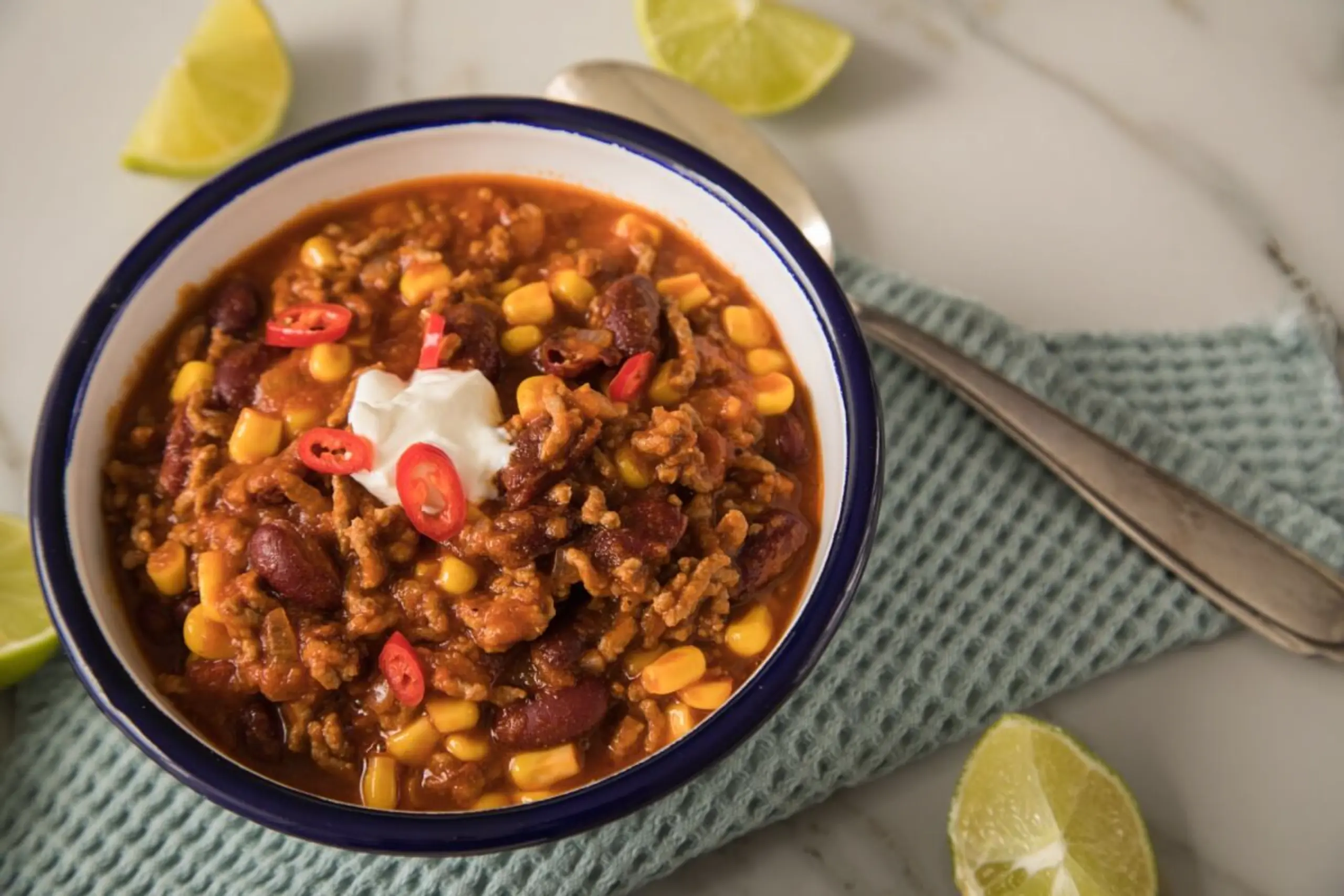 Chilisaucen können im nächsten Chili con Carne für Würze sorgen