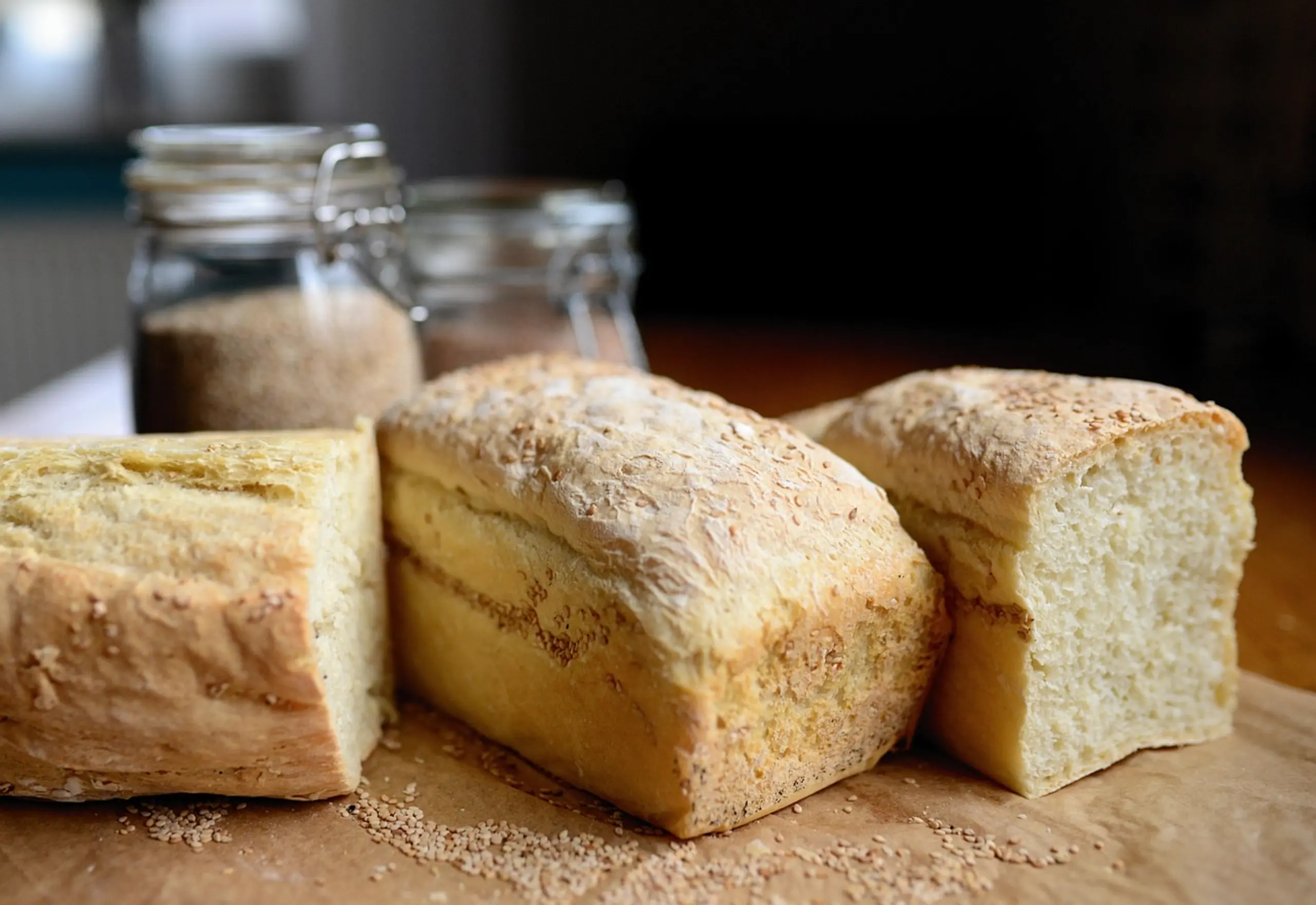 Frisch gebackener Laib Weißbrot