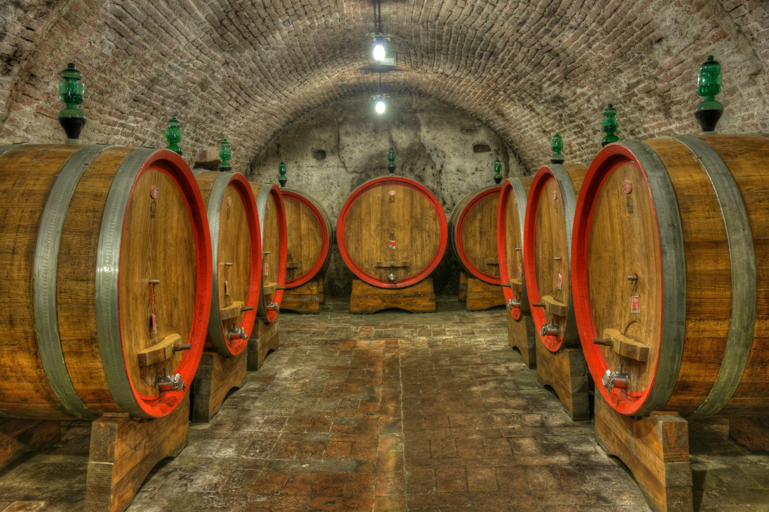 Österreichs Rotwein in der Krise: Leere Gläser, volle Keller