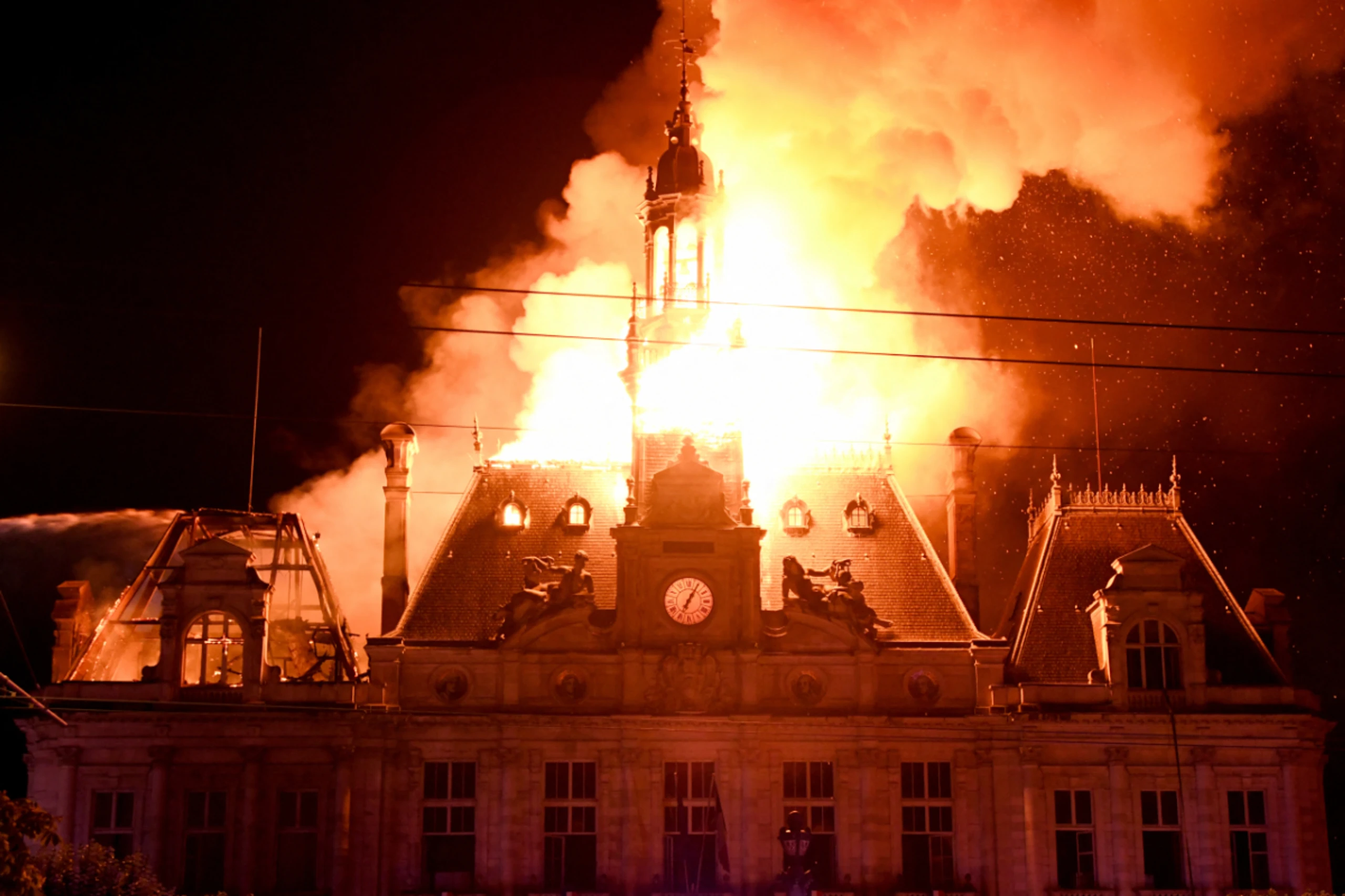 Das Rathaus von Limoges ist so gut wie verloren