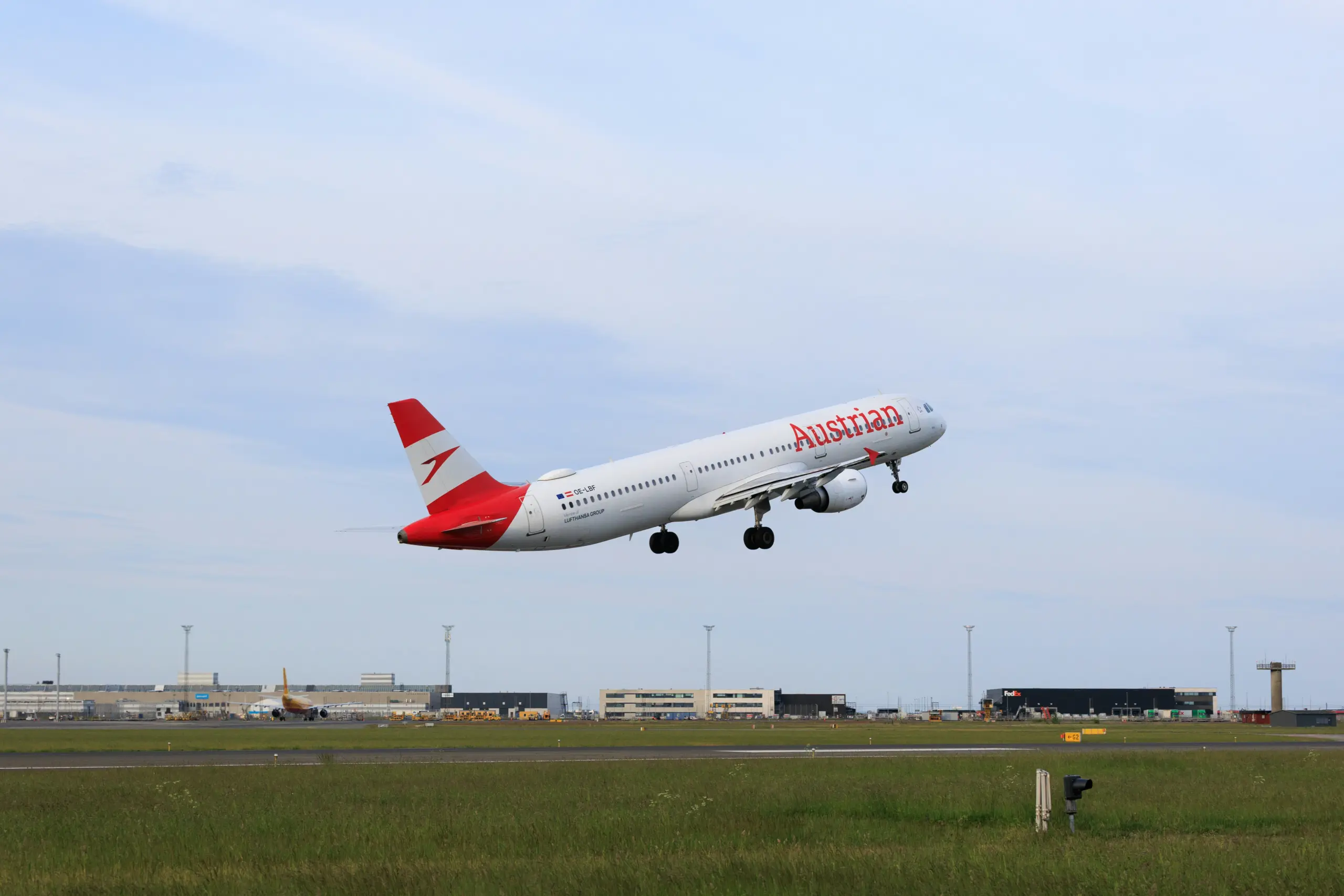 Austrian-Airlines-Flugzeug vom Typ Airbus A321 hebt ab