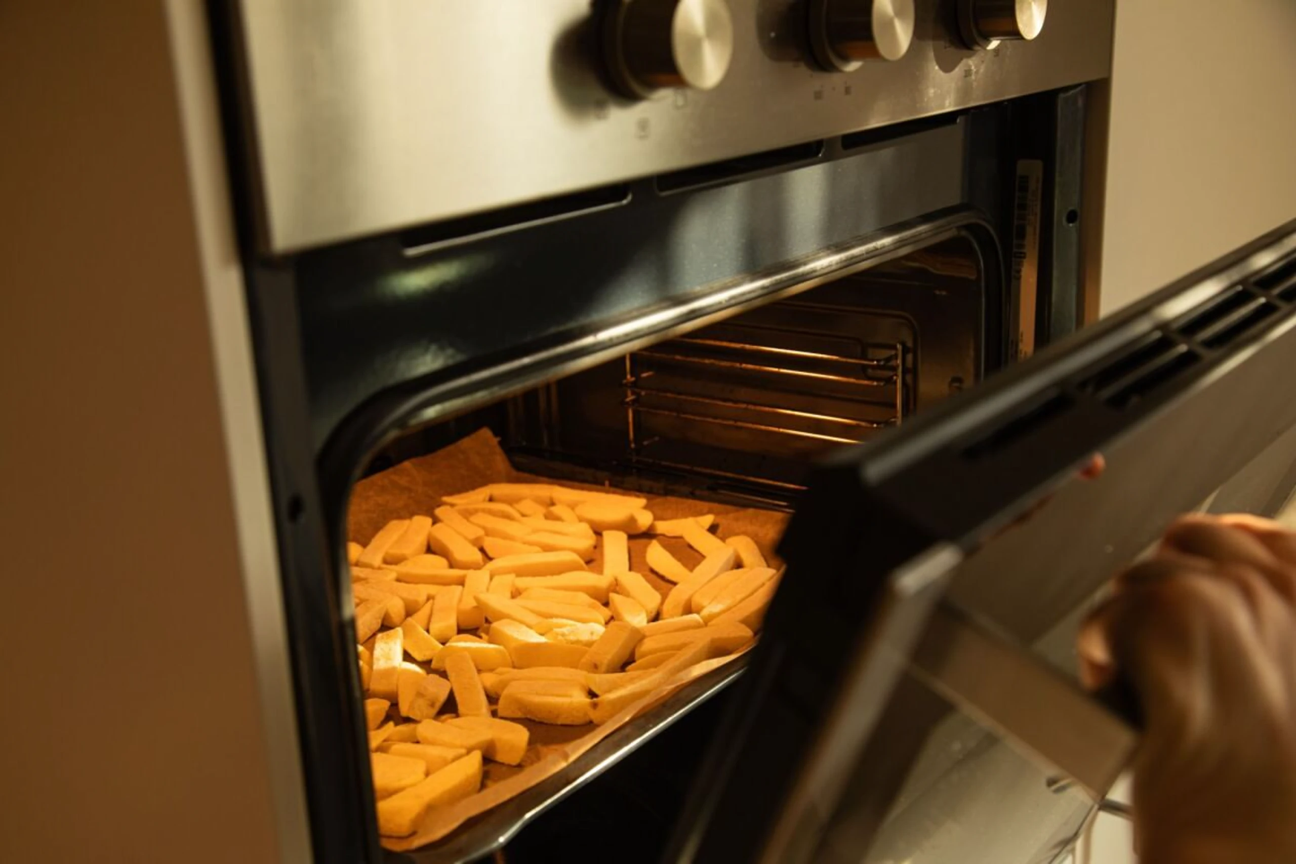 Bei größeren Mengen lohnt es sich, auf den Backofen umzusteigen