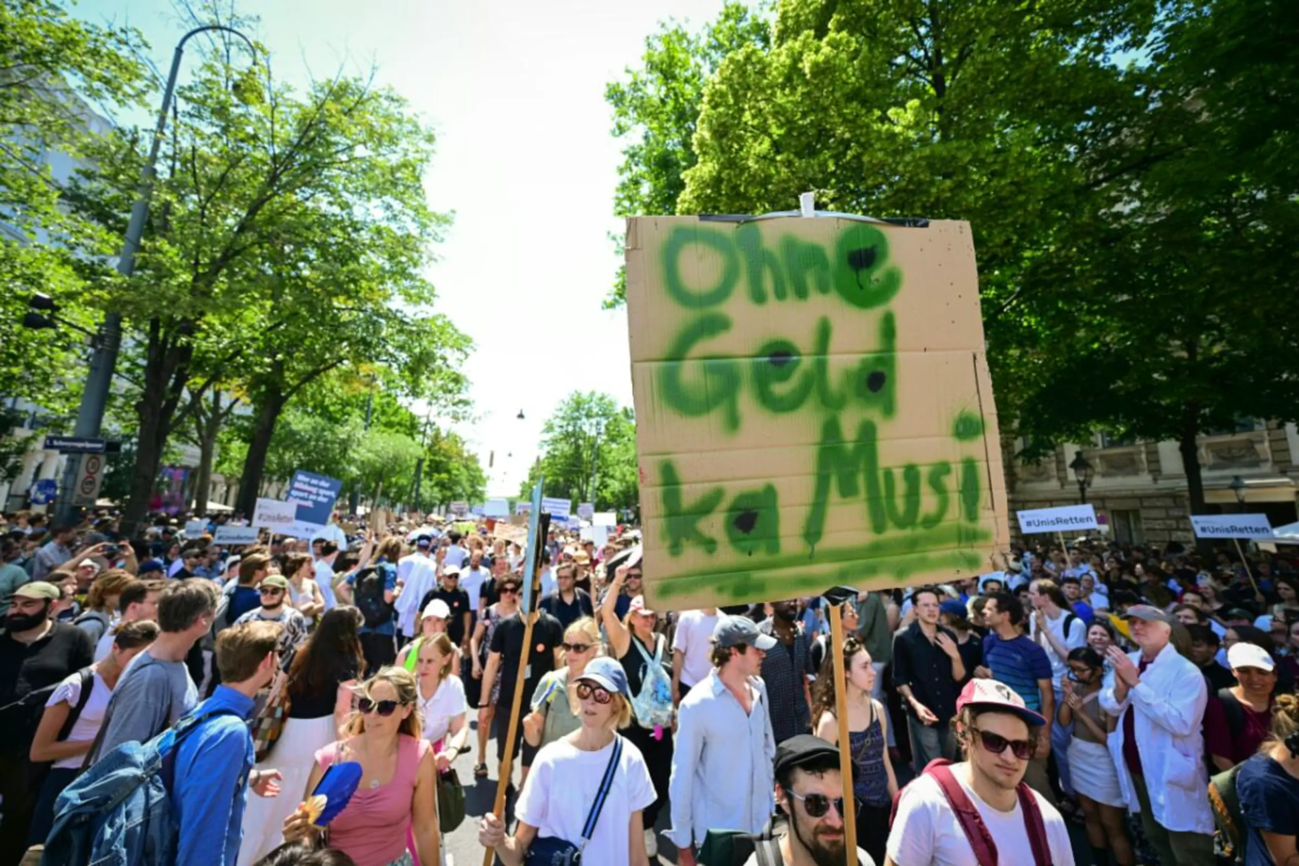Im Mai gab es bereits einmal eine Großdemo gegen Einsparungen