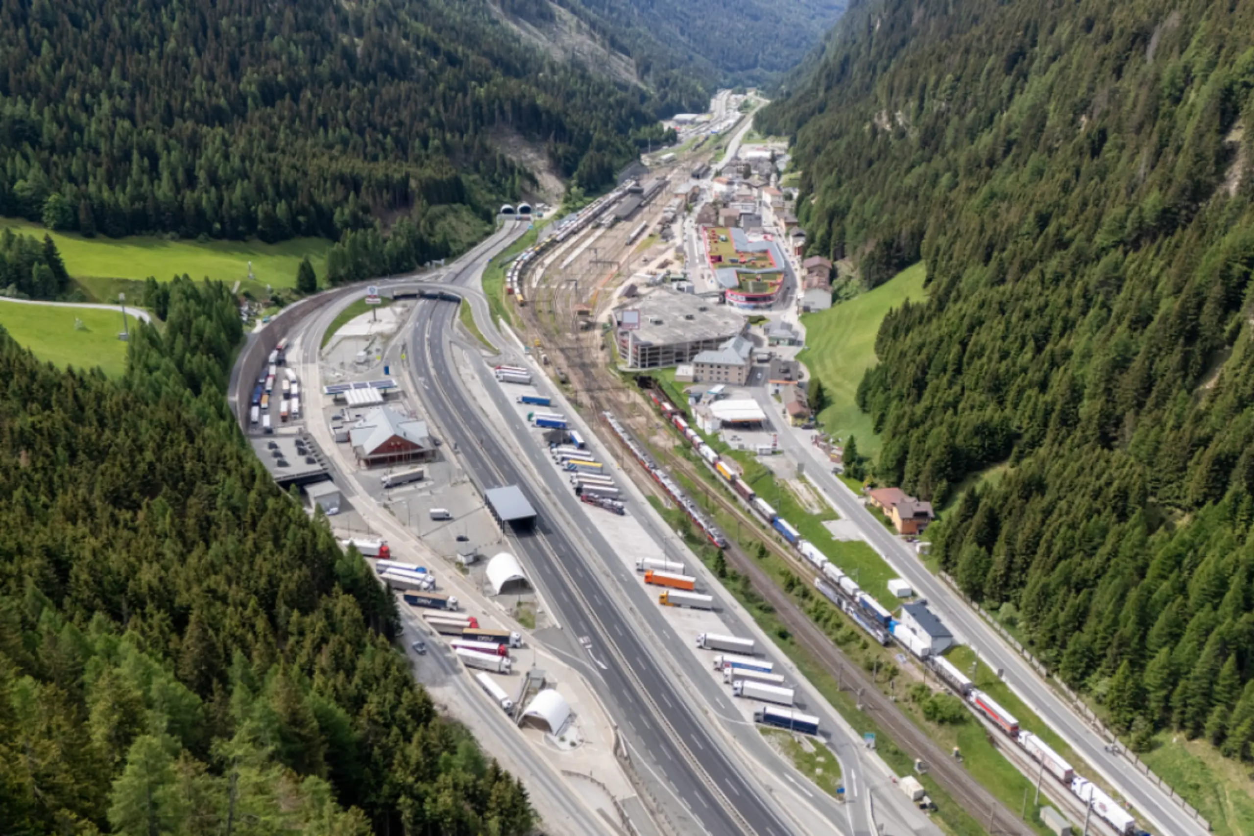 Strengere Grenzwerte wohl zentral für Tiroler Transit-Causa