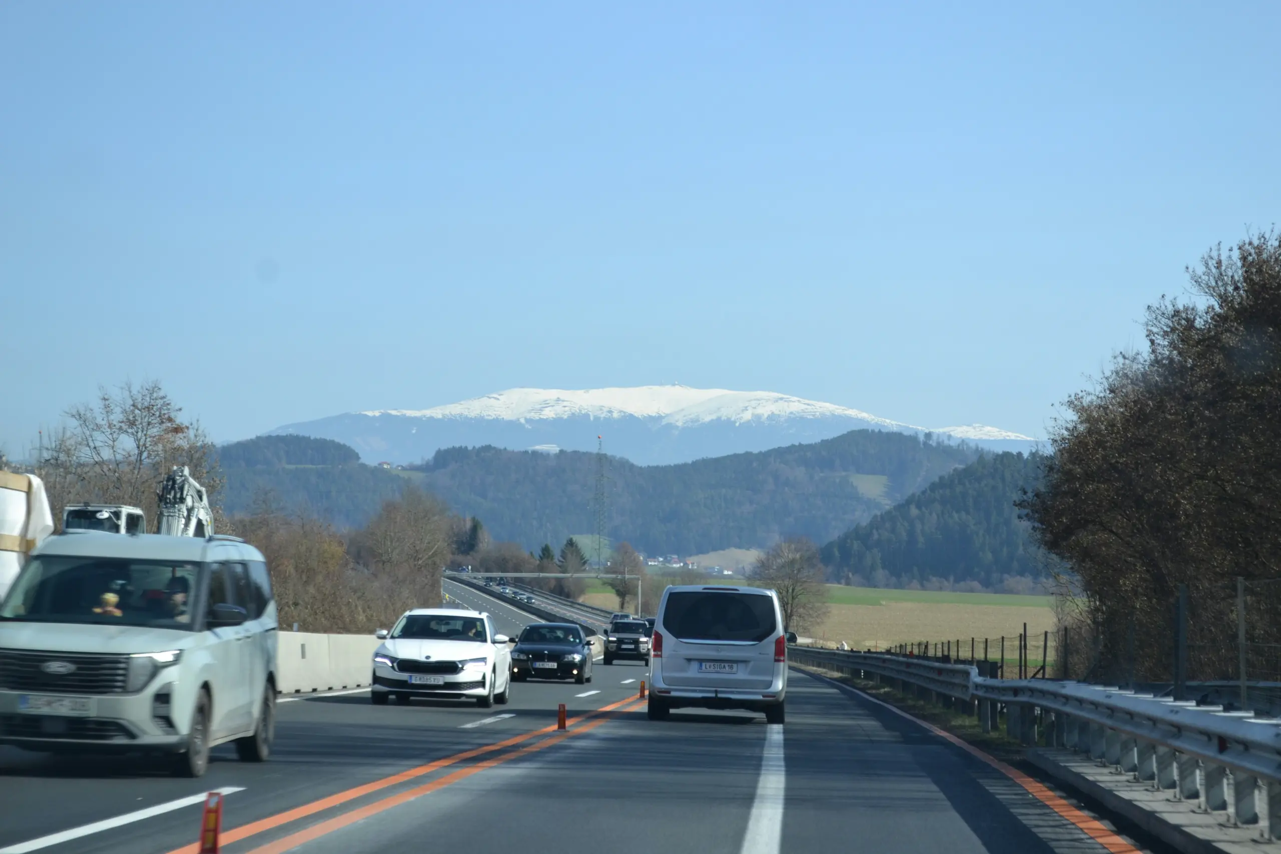 Süd Autobahn A2 bei Guntramsdorf in Niederösterreich