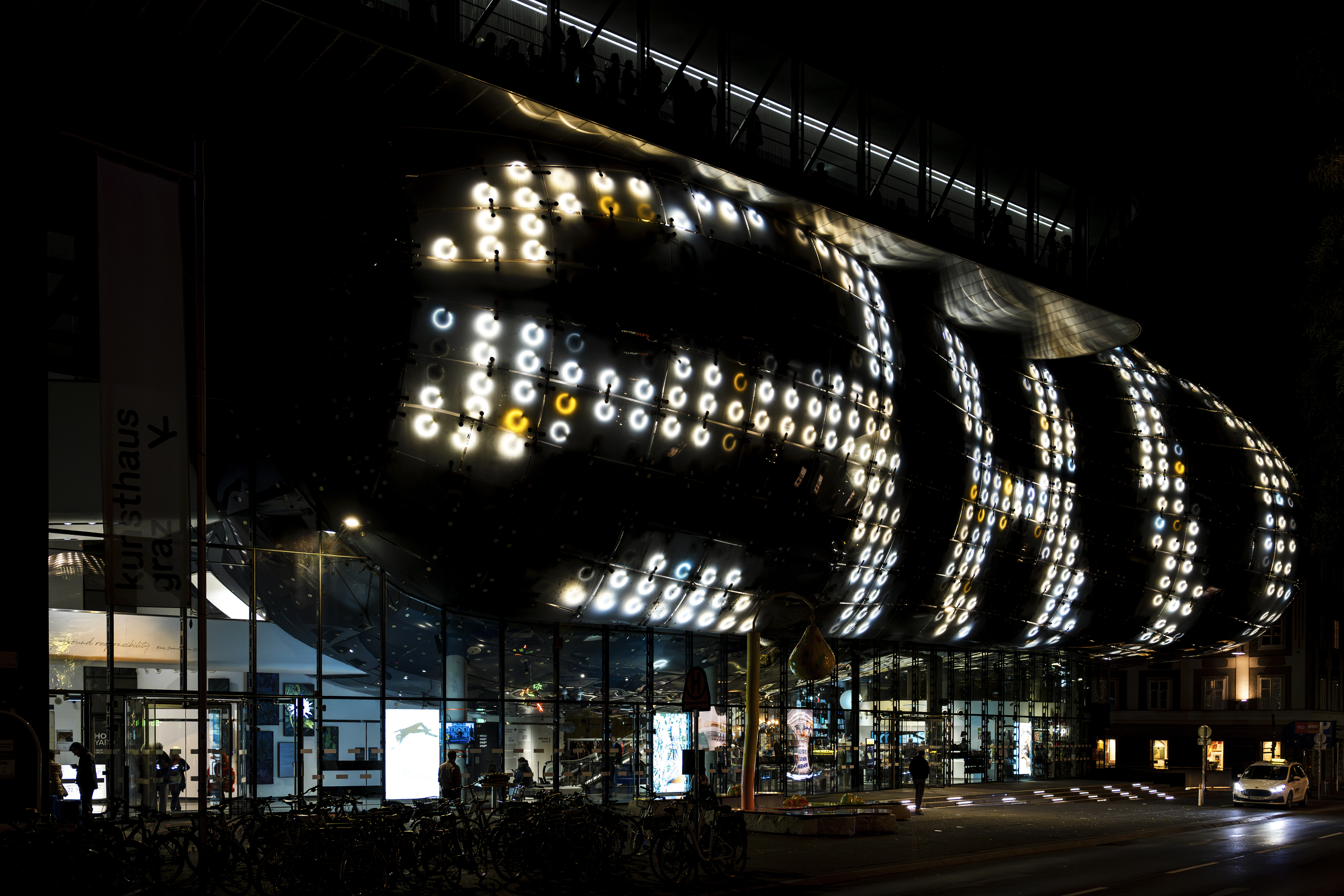 Eröffnung "Falling up" im Kunsthaus Graz – Bild 84 von 94