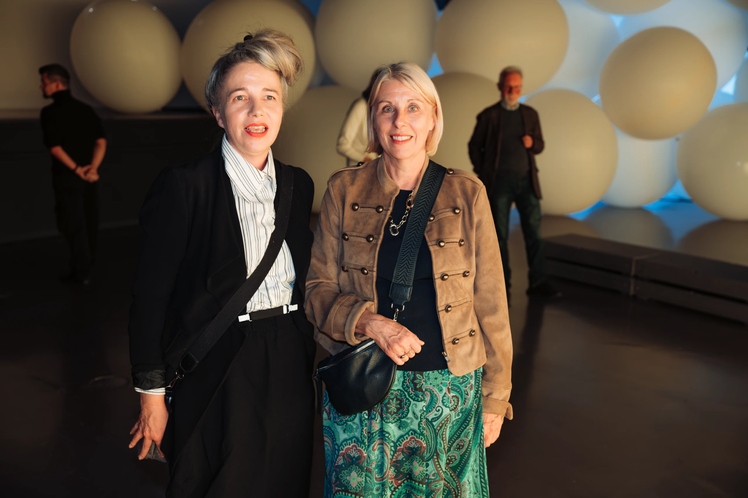 Eröffnung "Falling up" im Kunsthaus Graz – Bild 49 von 94