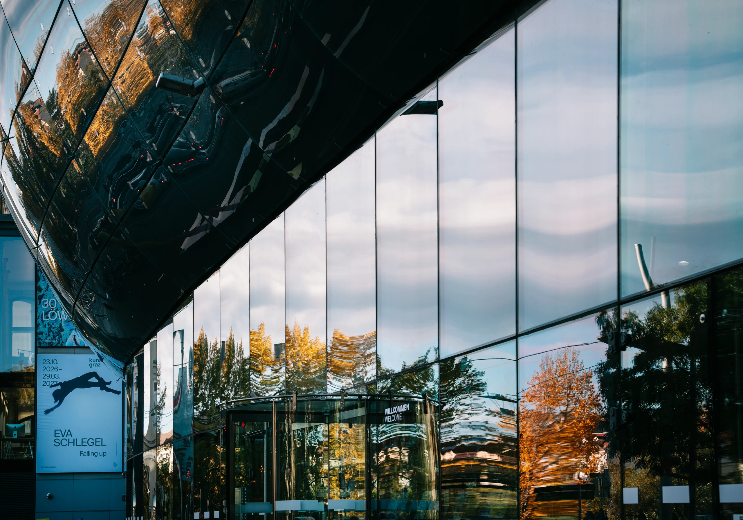 Eröffnung "Falling up" im Kunsthaus Graz – Bild 4 von 94