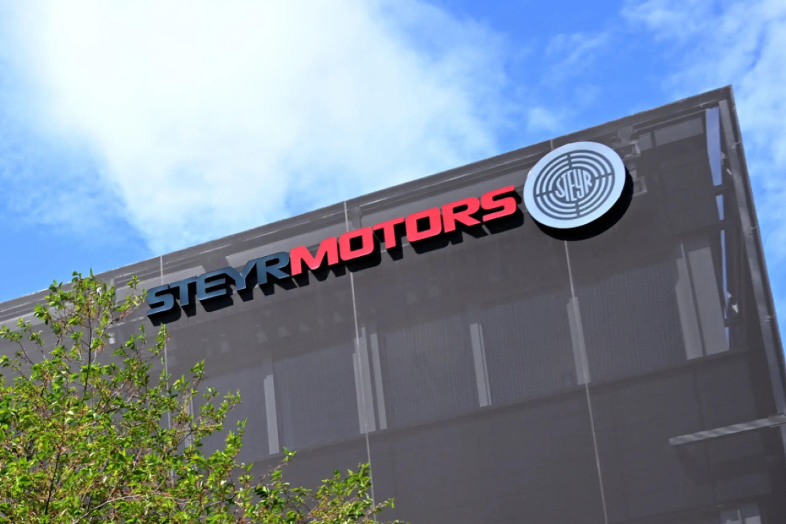 Steyr Motors baut Panzermotoren