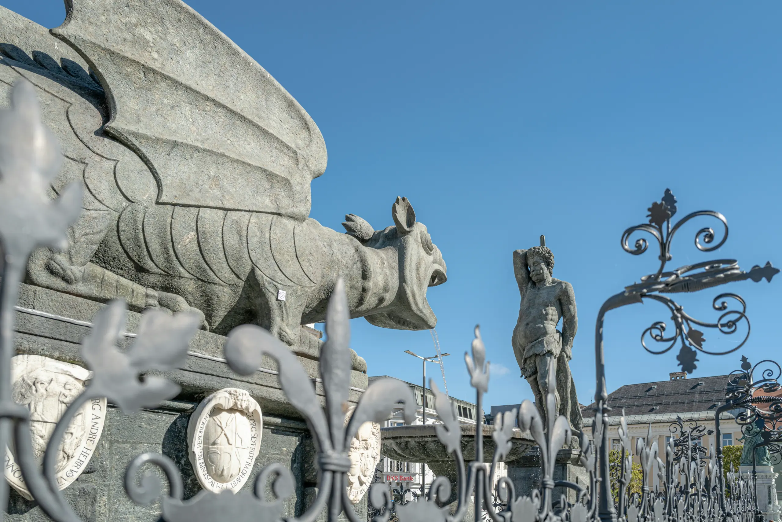 Der Lindwurmbrunnen am Neuen Platz in Klagenfurt