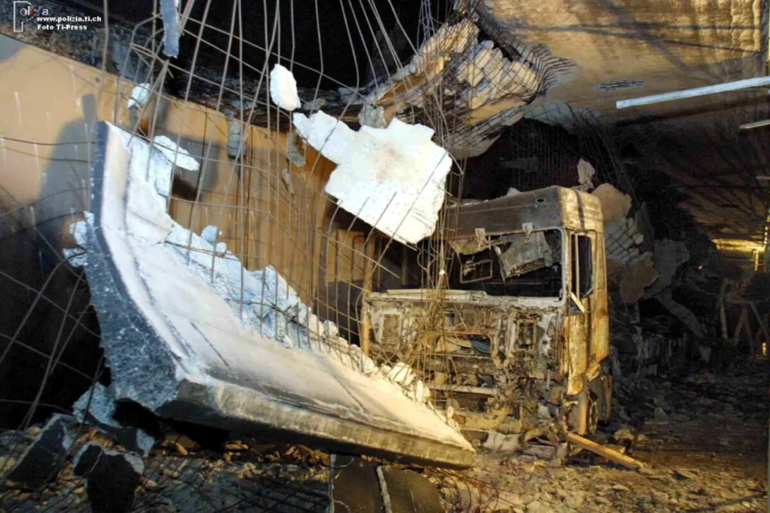 Archivbild vom Inneren des Tunnels nach der Katastrophe