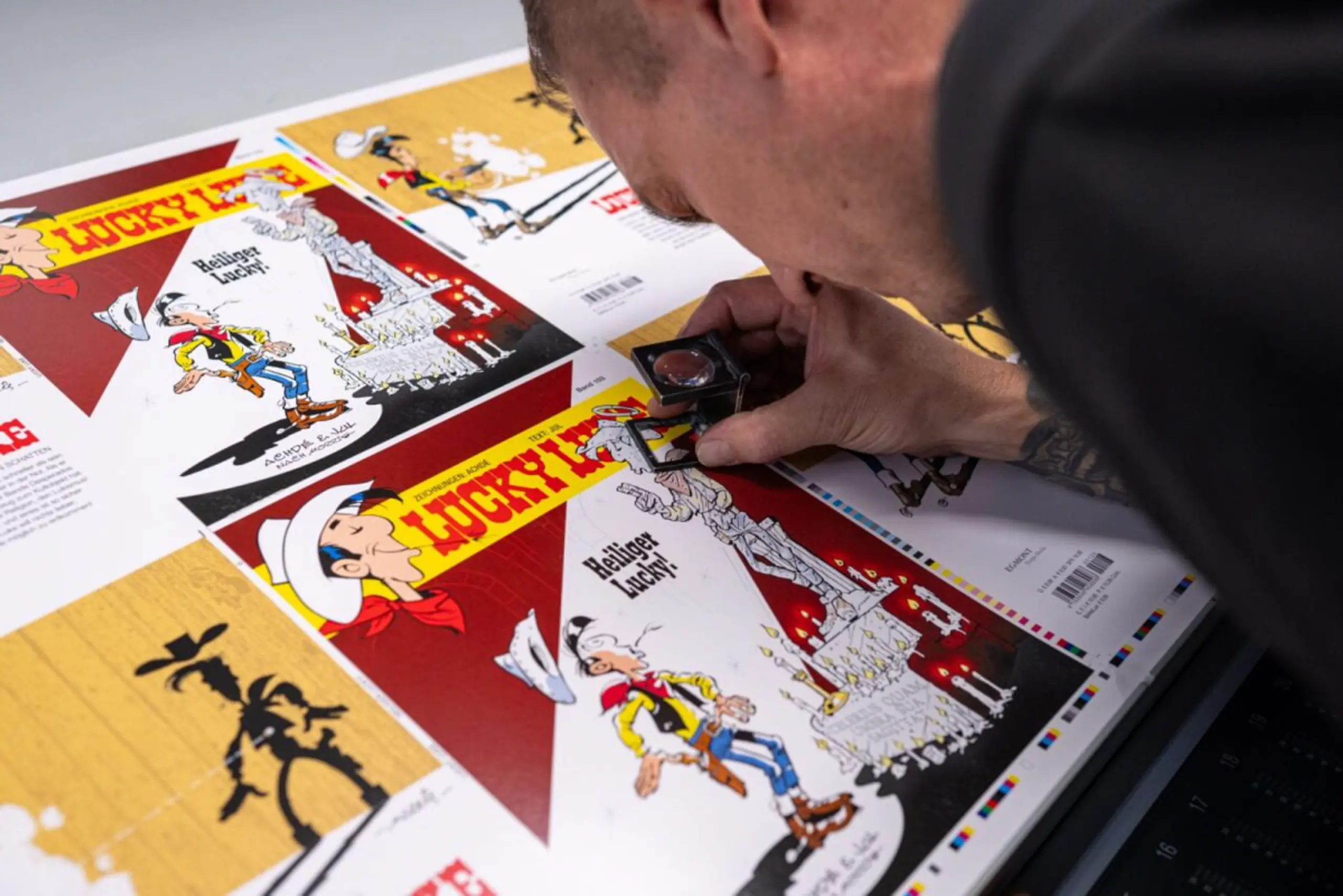 Letzte Kontrollen beim Druck des neuen Lucky Luke Bands