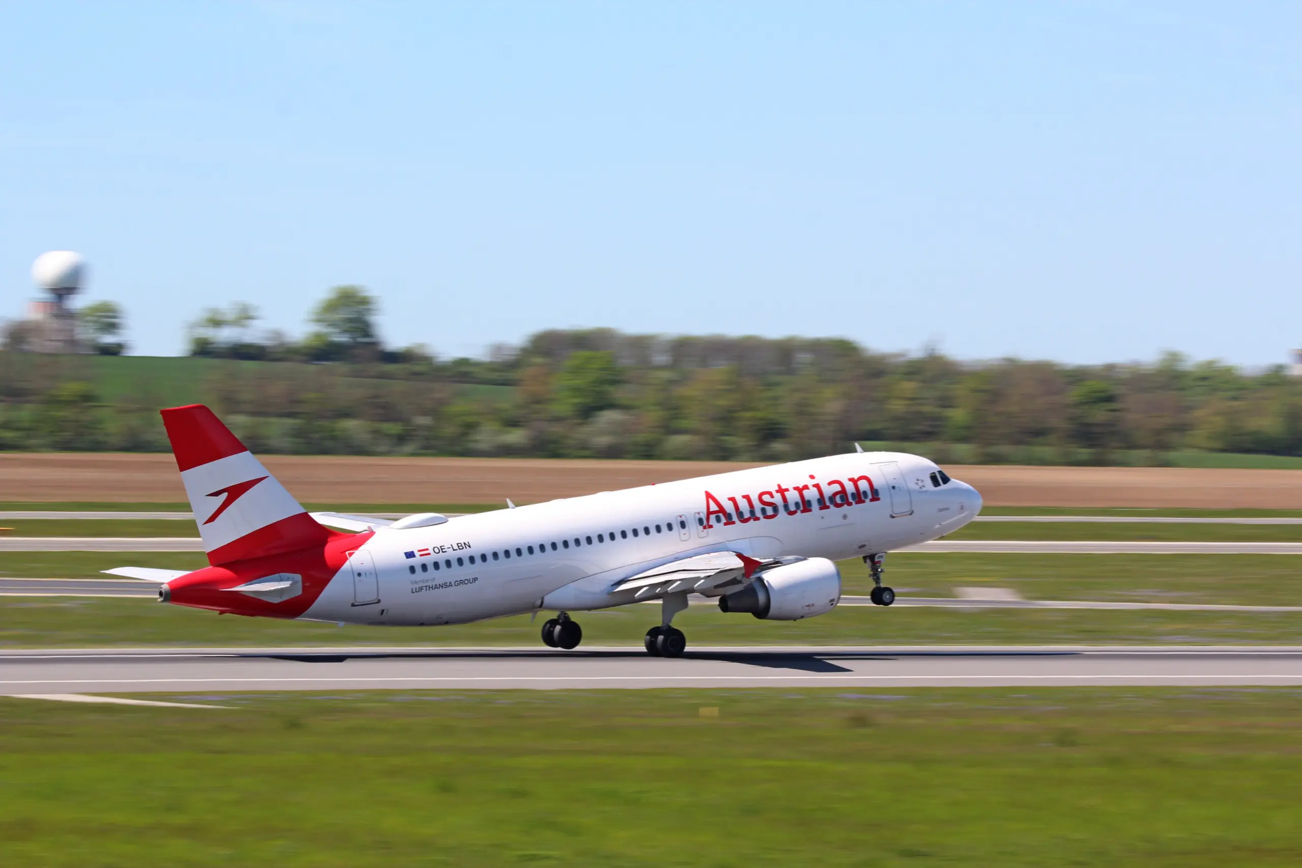 Austrian Airlines Airbus beim Start am Flughafen Wien-Schwechat
